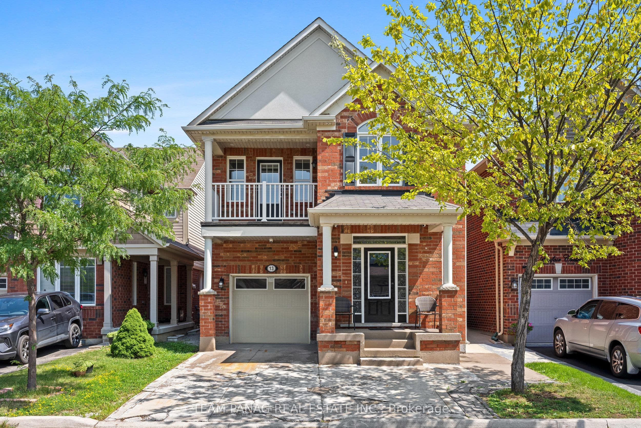 13 Seafair Crescent, Brampton, ON L6Y 5W2