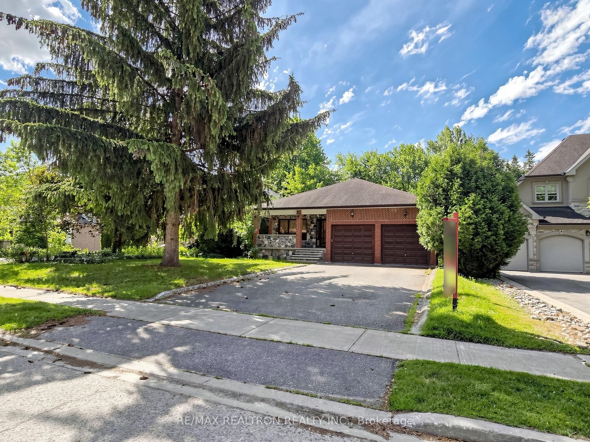 179 Douglas Road, Richmond Hill, ON L4E 3H5
