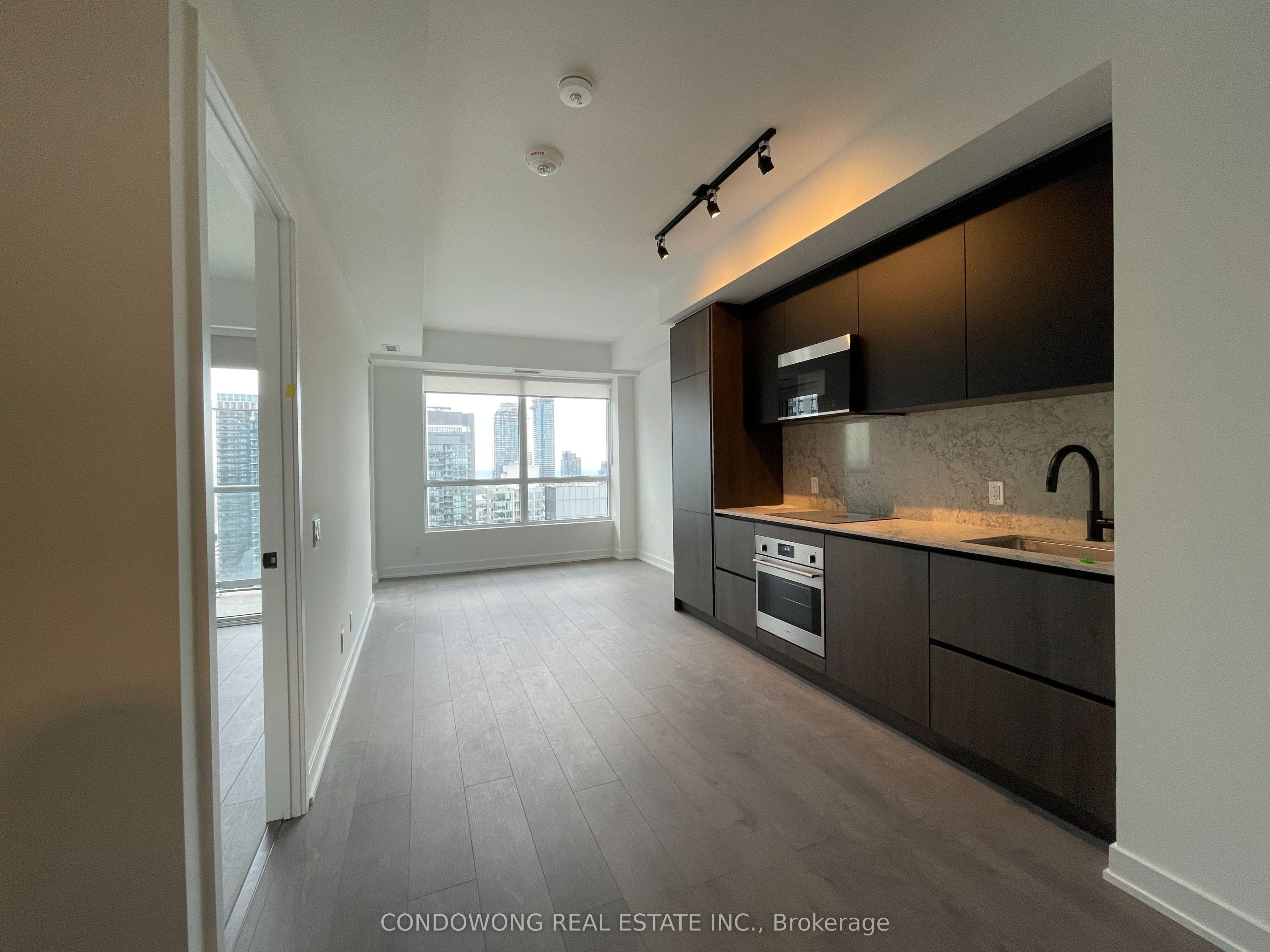 108 Peter Street 4207, Toronto, ON M5V 0W2