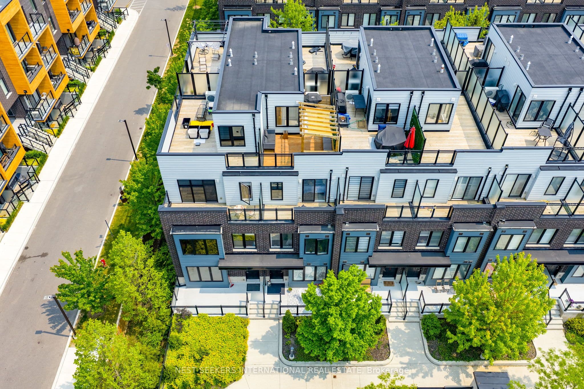 1155 Stroud Lane 2, Mississauga, ON L5J 0B3