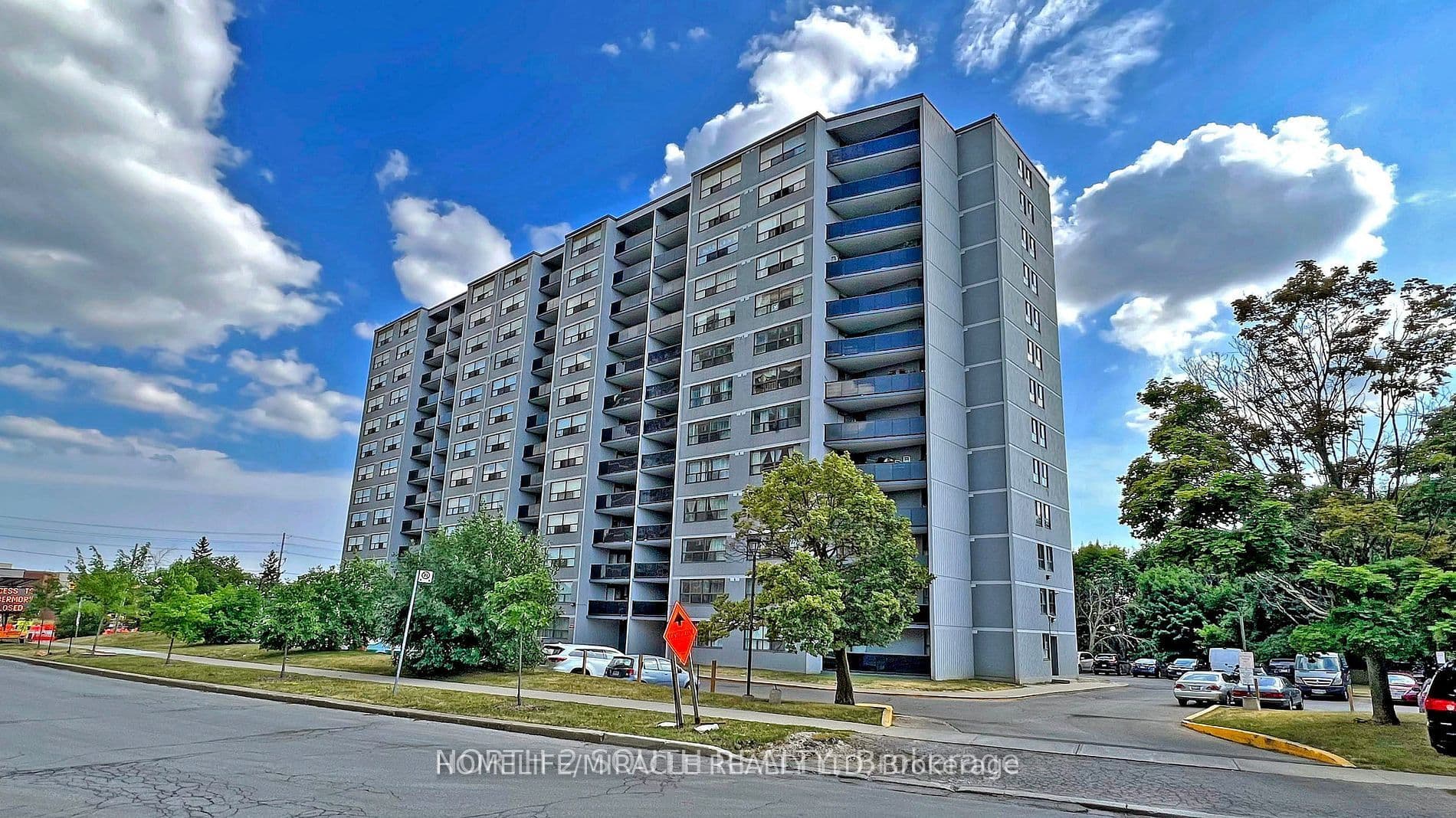 10 Tobermory Drive 1206, Toronto, ON M3N 2Y5