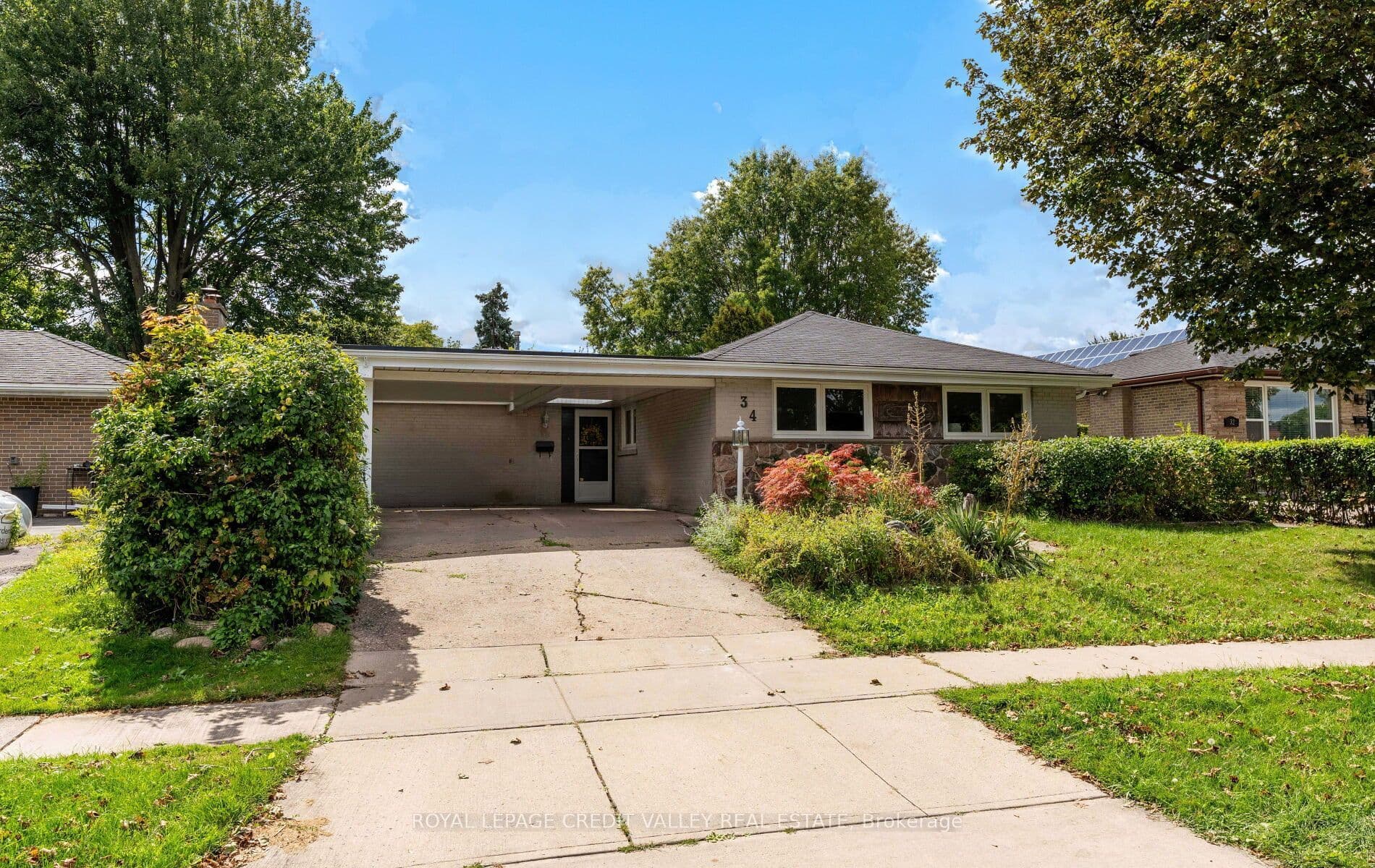 34 Abbey Road W, Brampton, ON L6W 2T8