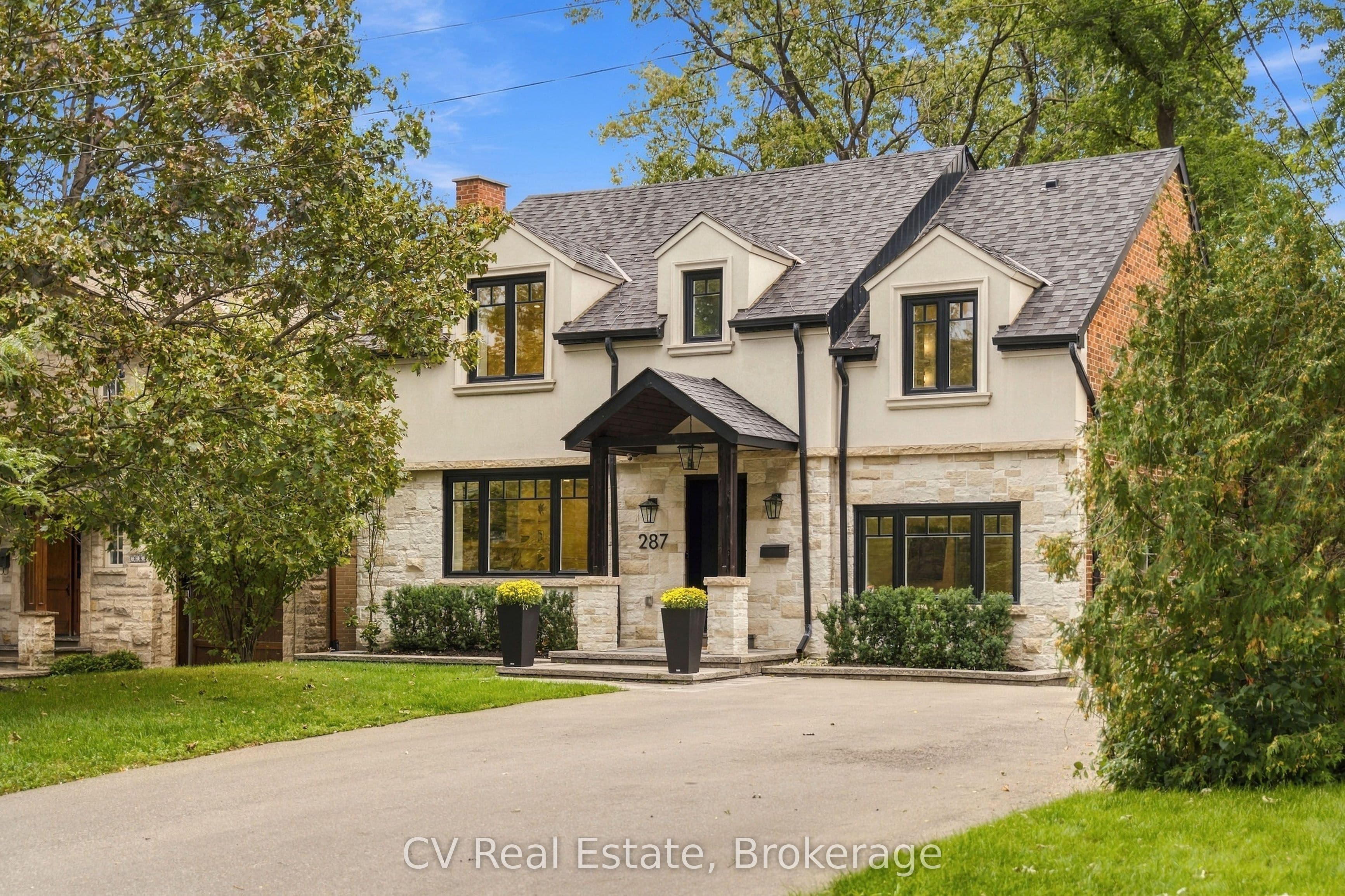 287 Yonge Boulevard, Toronto, ON M5M 3J1
