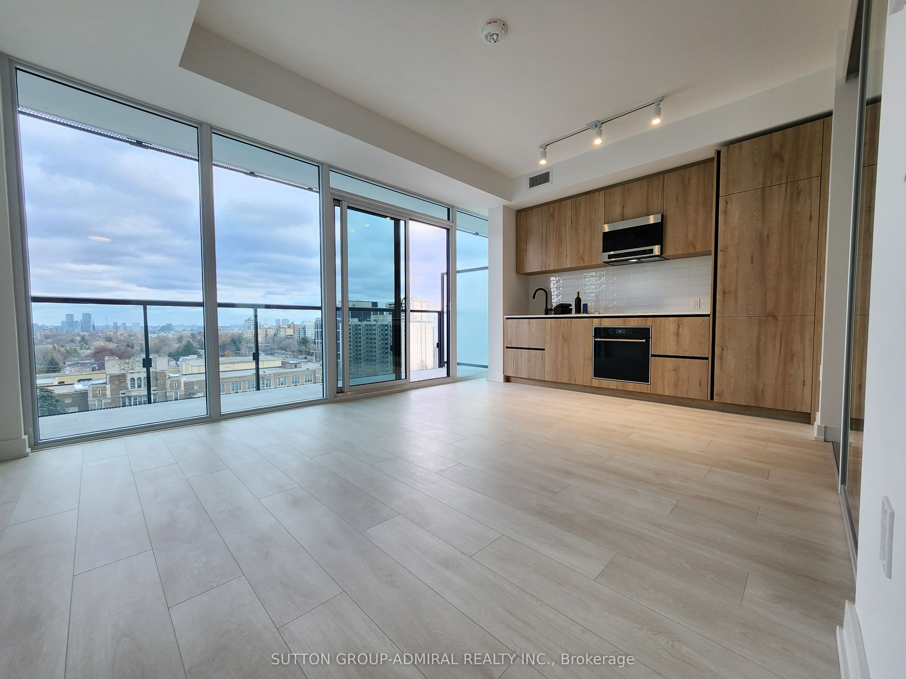 127 Broadway Avenue 1111, Toronto, ON M4P 1V4