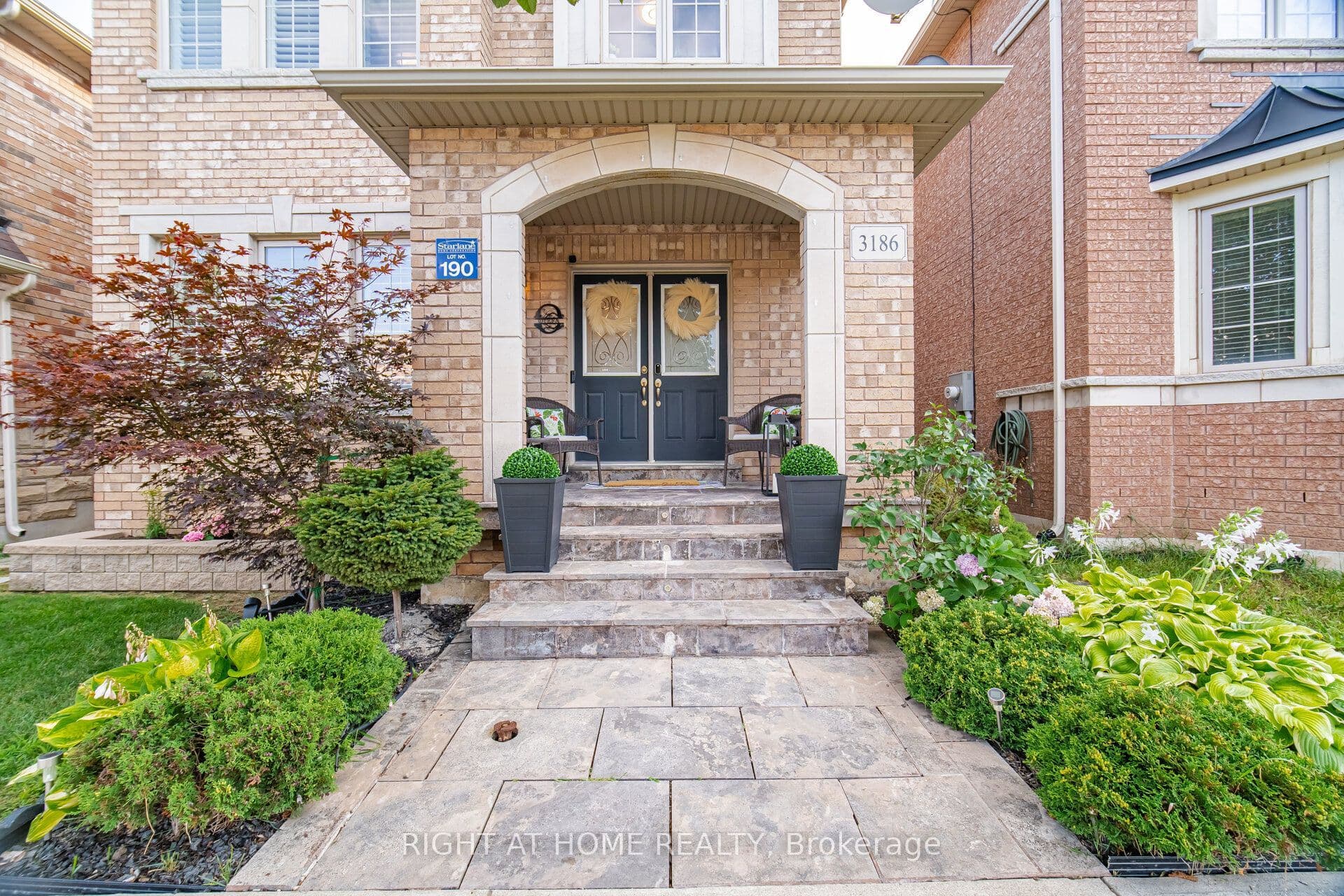 3186 Robert Brown Boulevard, Oakville, ON L6M 0P2