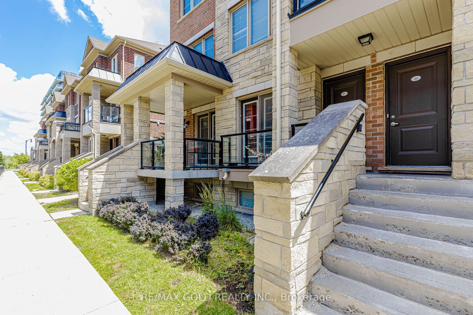 200 Veterans Drive # 40, Brampton, ON L7A 4S6