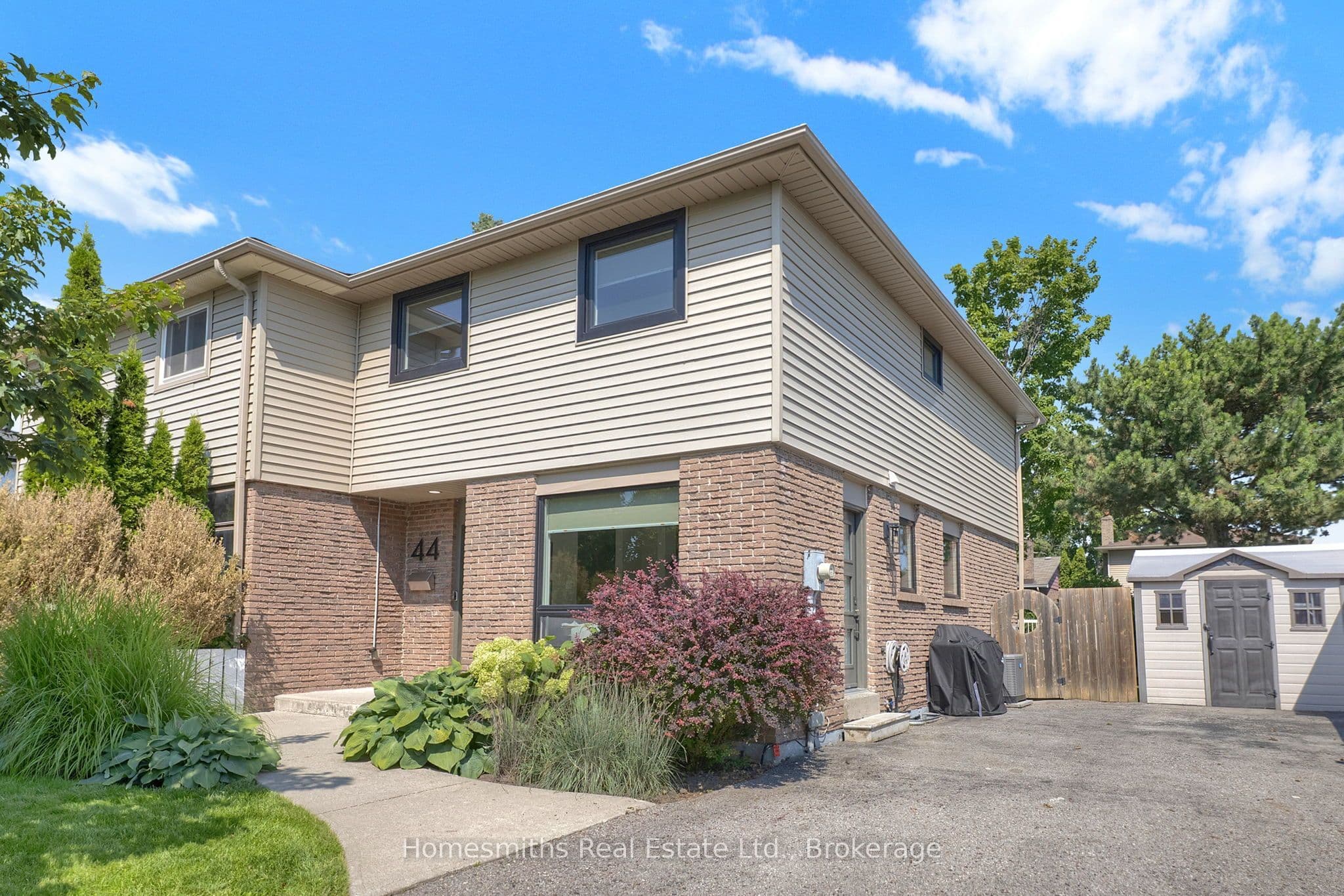 44 Loscombe Drive, Clarington, ON L1C 3S9