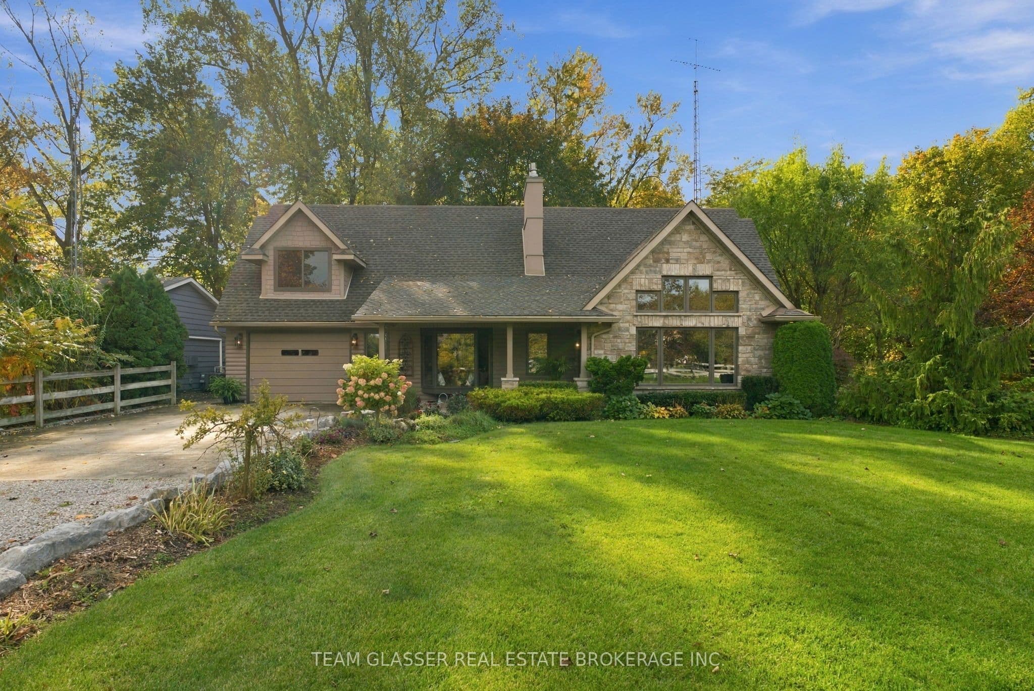 8421 DEFORE Drive, Lambton Shores, ON N0M 1T0