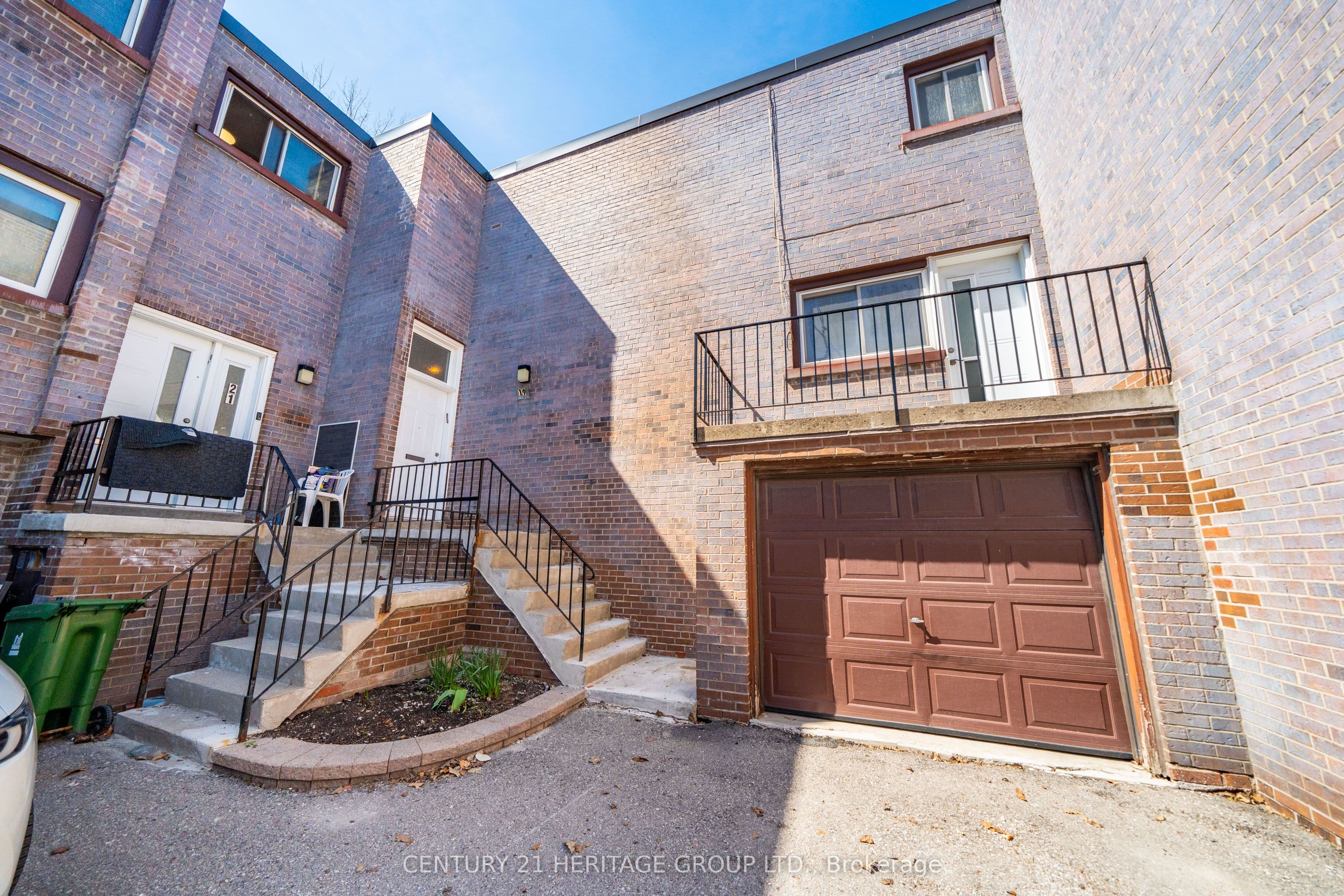 19 Candy Court Way, Toronto, ON M2R 2Y7