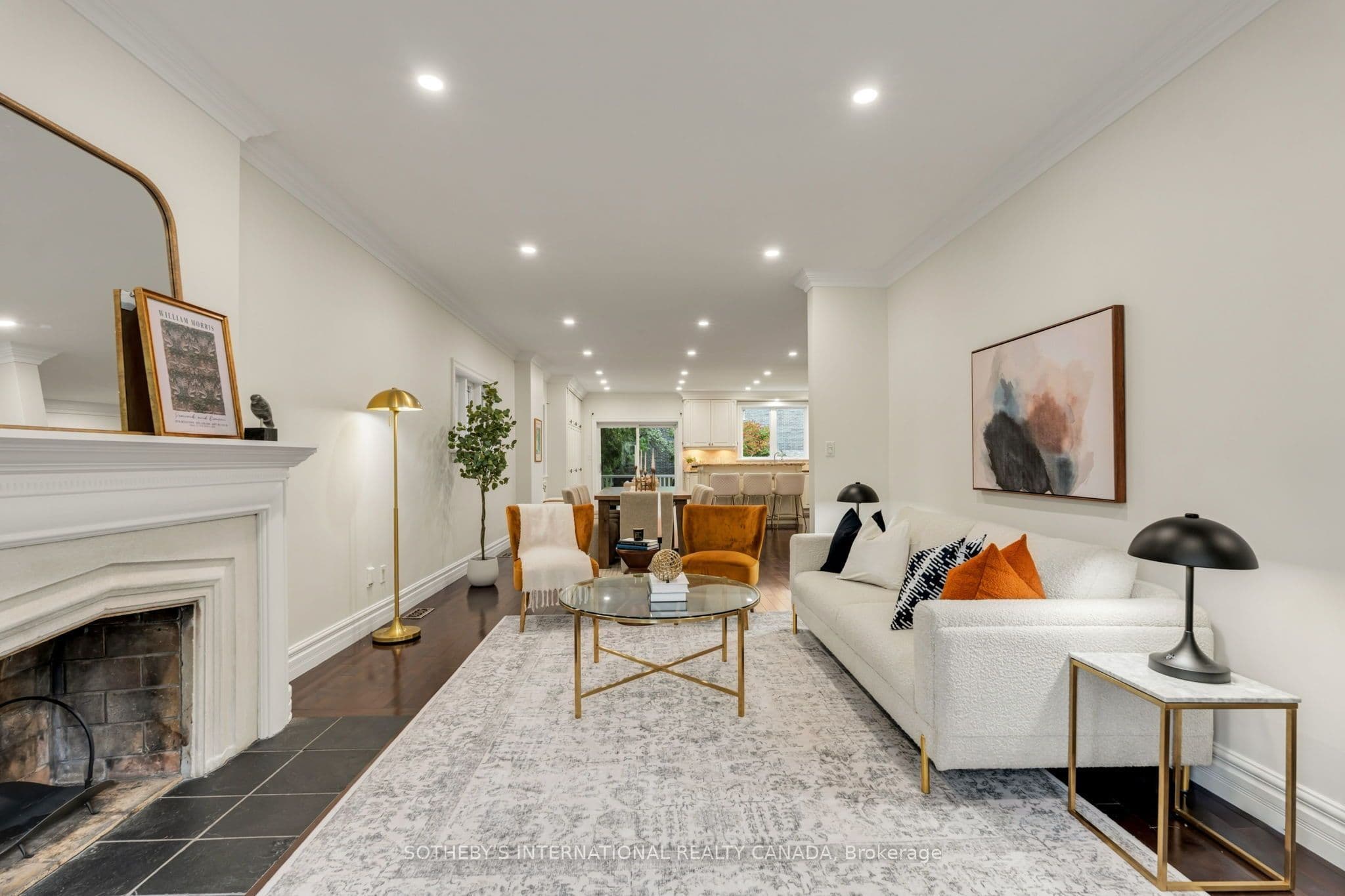 122 Brentcliffe Road, Toronto, ON M4G 3Y9
