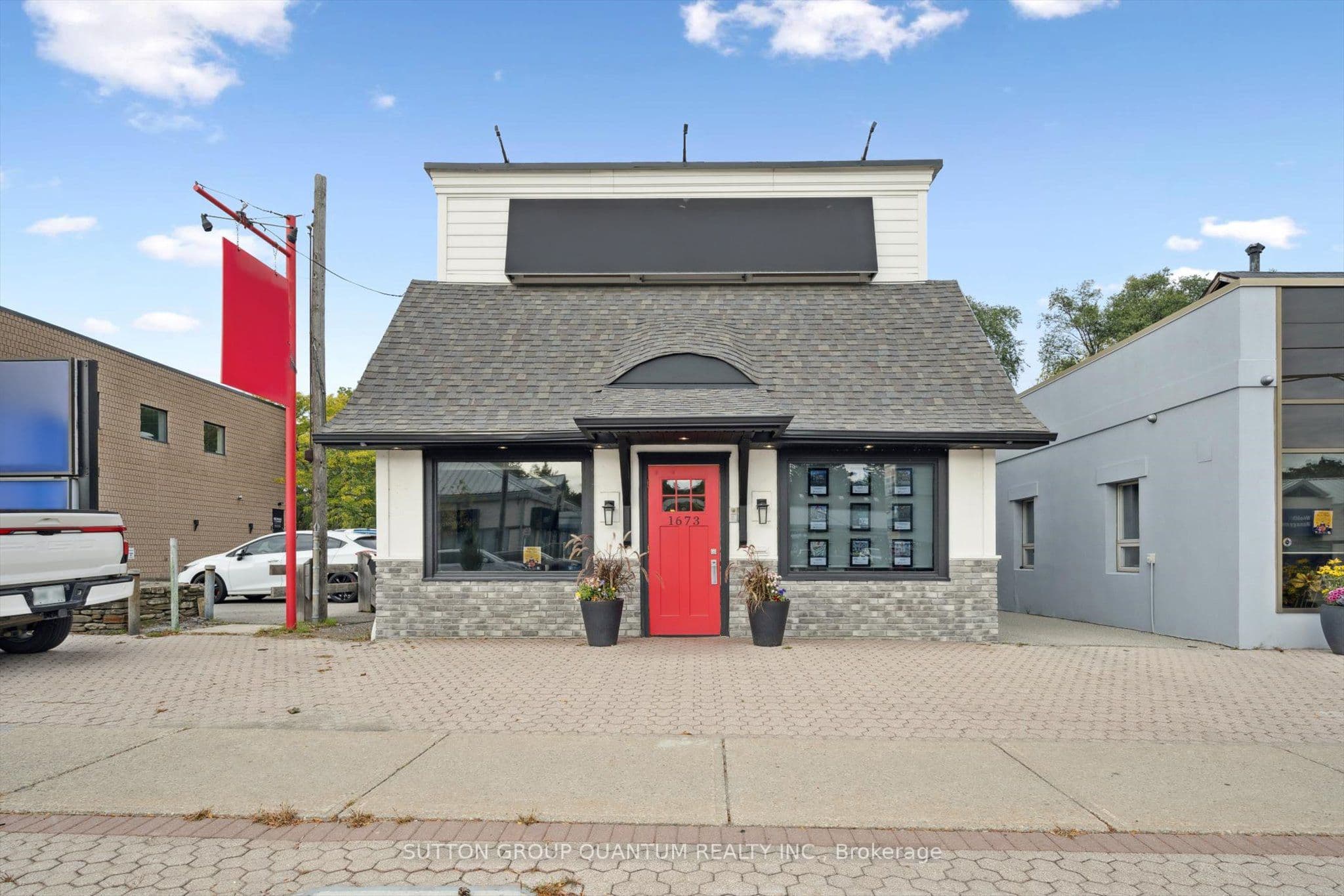 1673 Lakeshore Road W, Mississauga, ON L5J 1J4