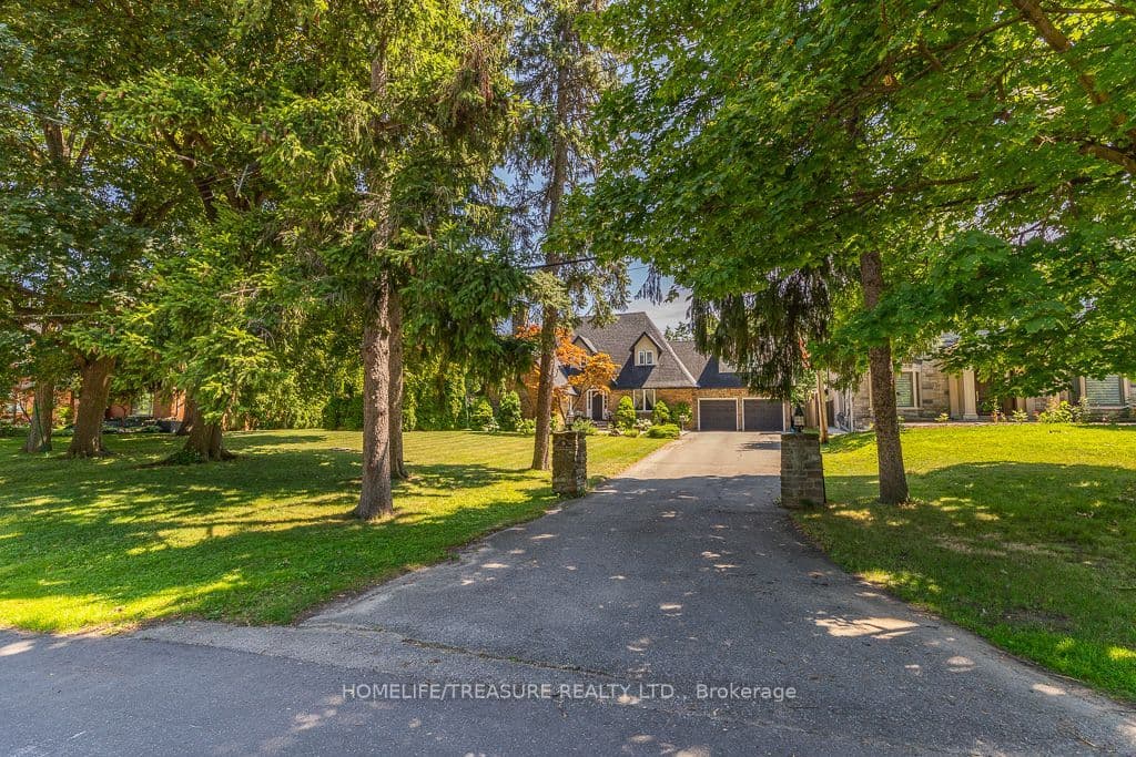 39 Yorkleigh Avenue, Toronto, ON M9P 1Y3