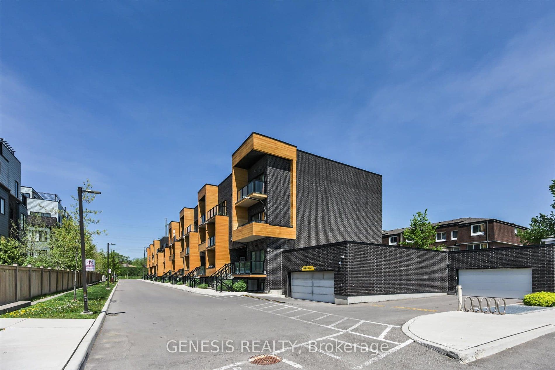 1145 E Journeyman Lane E 243, Mississauga, ON L5J 0B5
