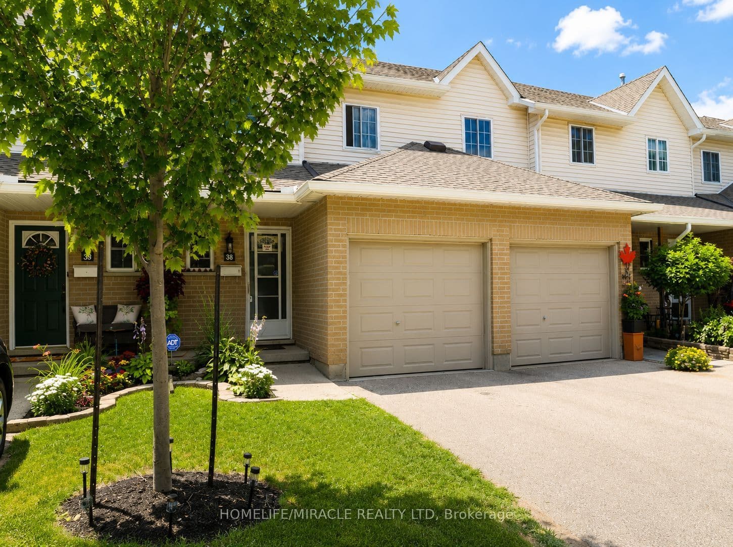 10 Holborn Court 38, Kitchener, ON N2A 3Y9
