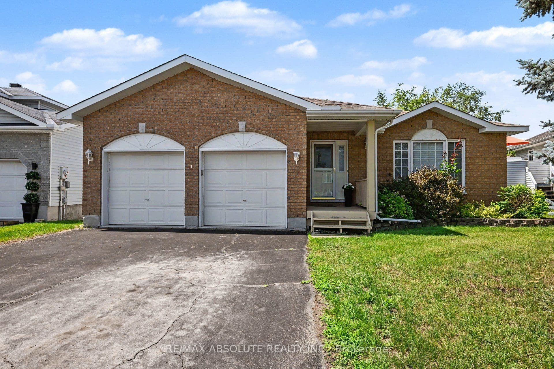 1 River Ridge Crescent, Arnprior, ON K7S 3W1