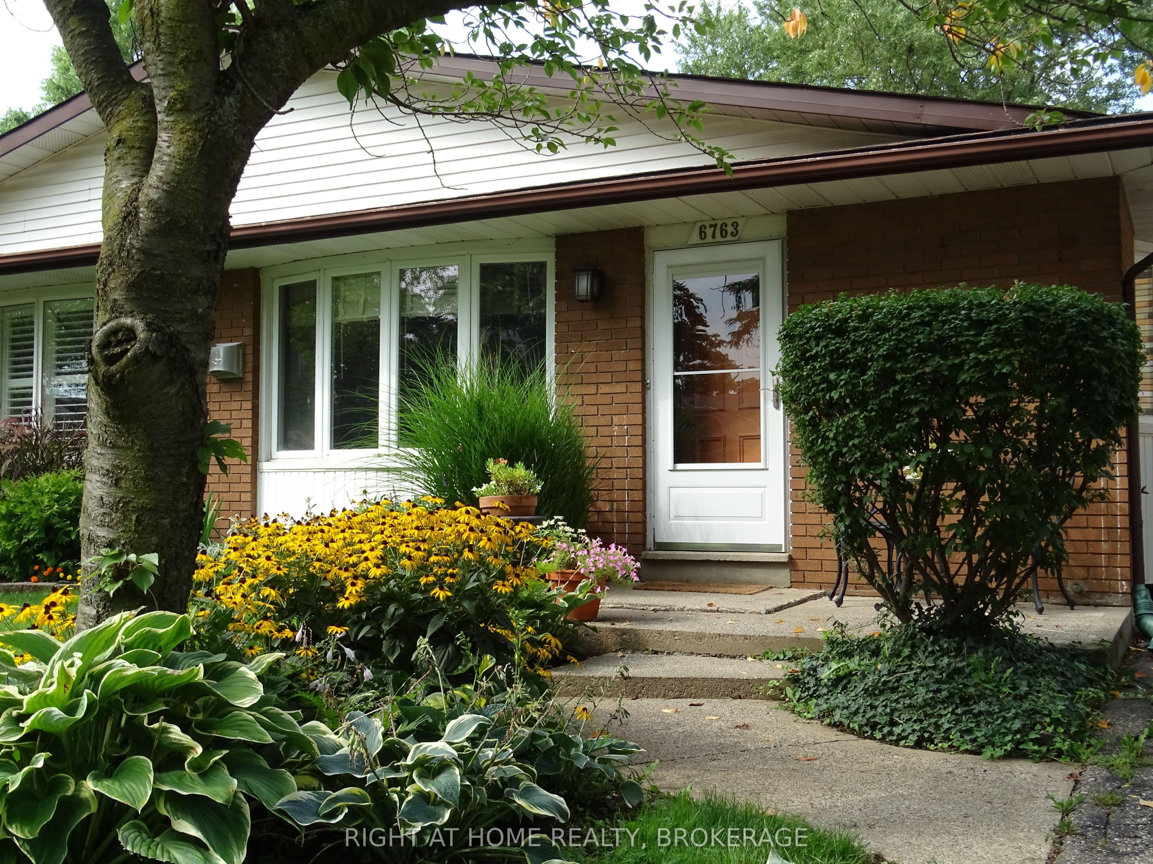 6763 Wilinger Street, Niagara Falls, ON L2J 2B4