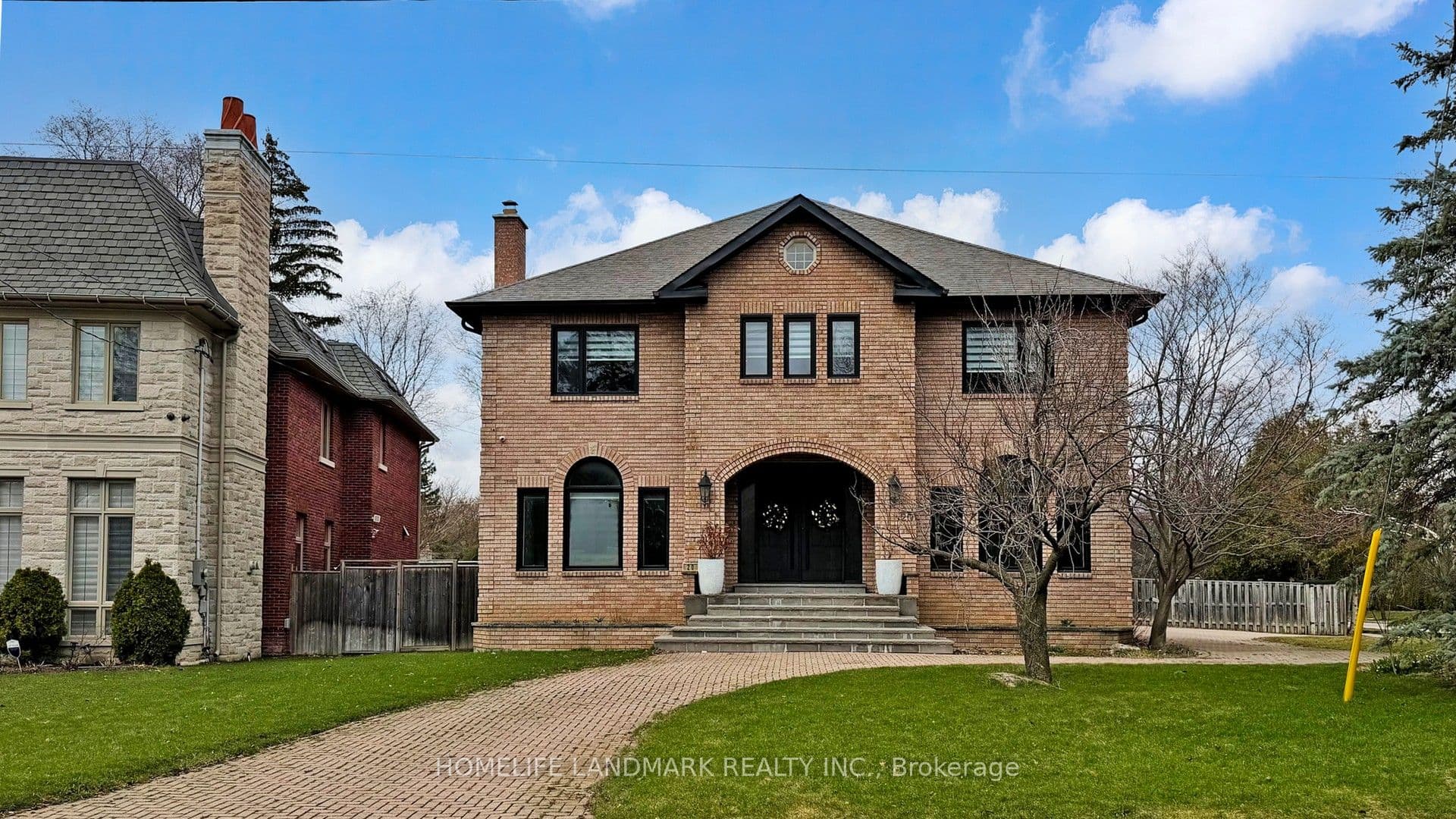 20 Blaine Drive, Toronto, ON M3B 2G4