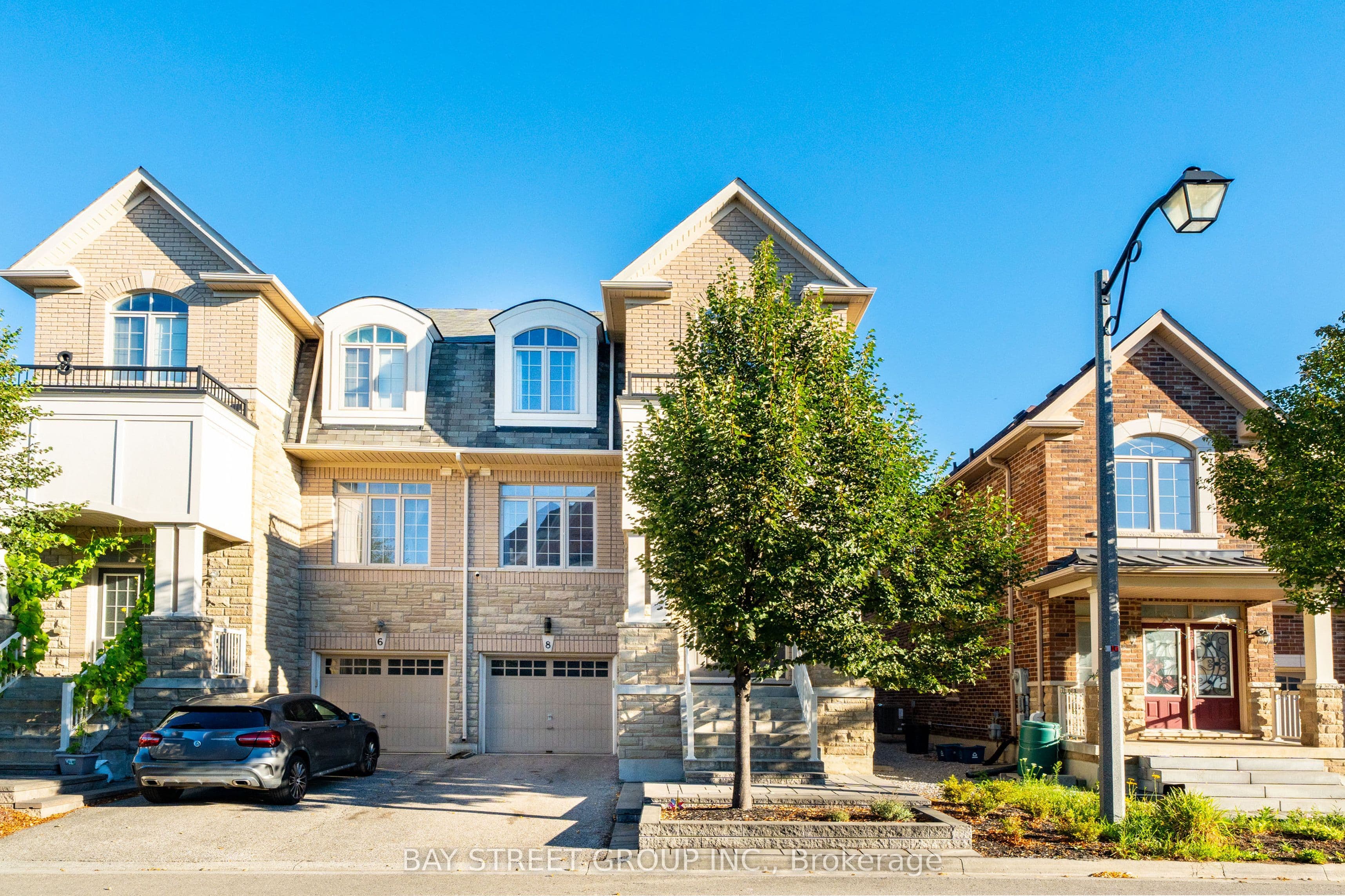 8 Zeng Cheng Drive, Markham, ON L6C 0T7