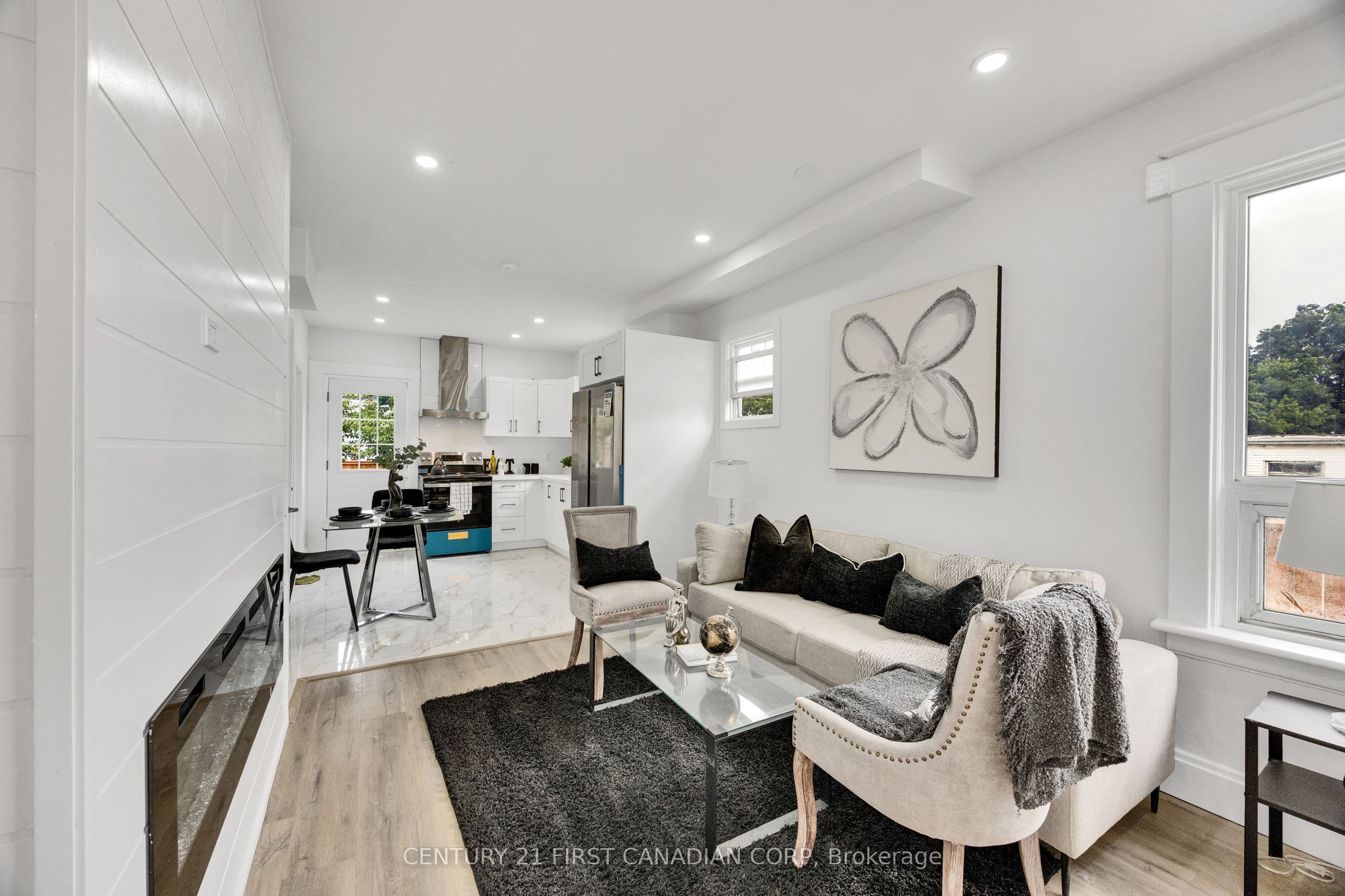 328 Oakland Avenue, London East, ON N5W 4J6