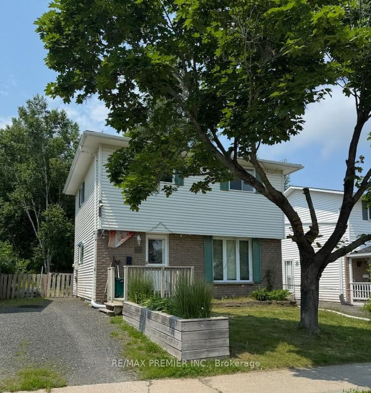 26 Hergott Avenue, Elliot Lake, ON P5A 3A8