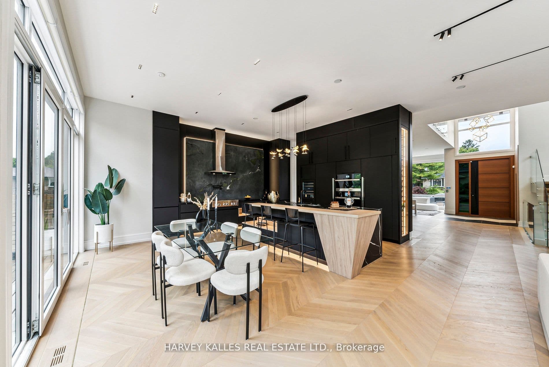 139 Newton Drive, Toronto, ON M2M 2N4