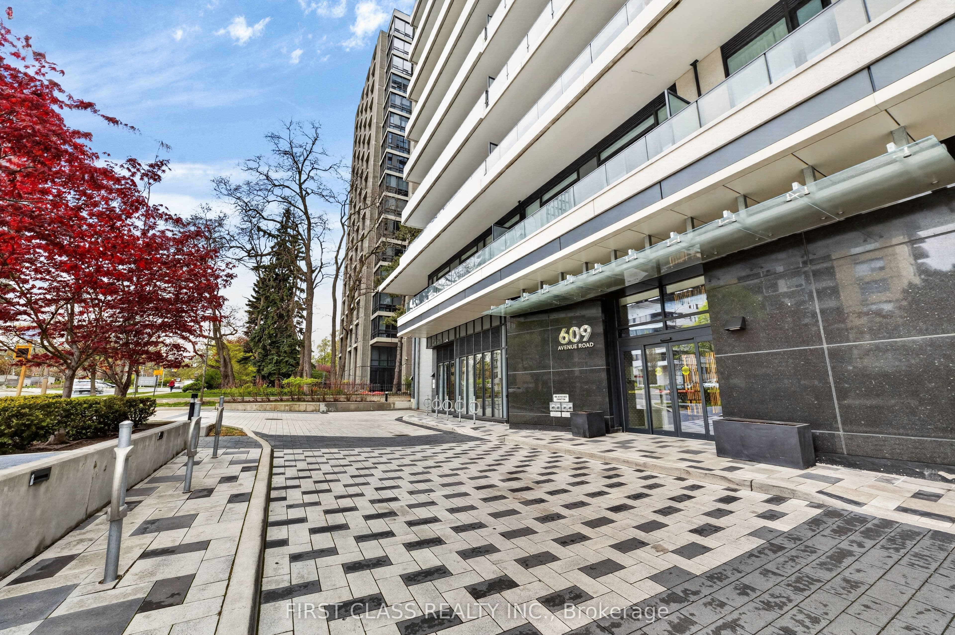 609 Avenue Road 707, Toronto, ON M4V 0B1