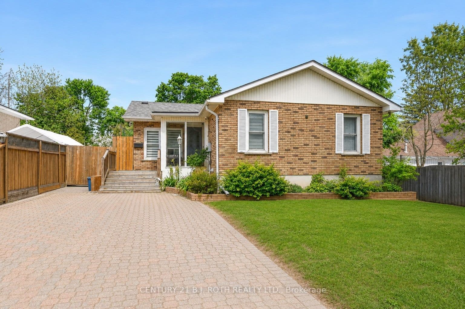 7 WESLEY Street, Barrie, ON L4N 2A4