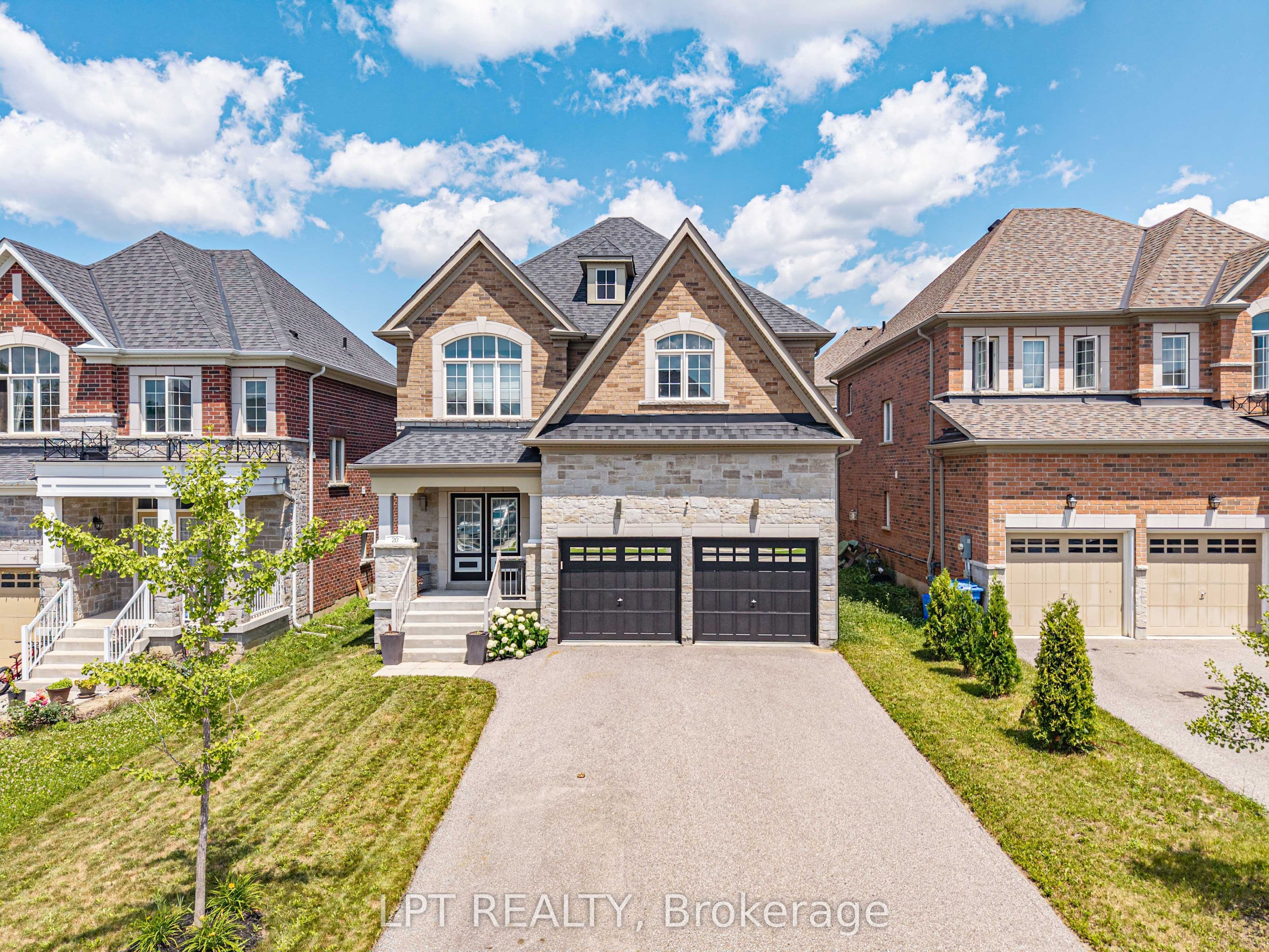 20 Manor Forest Road, East Gwillimbury, ON L0G 1M0