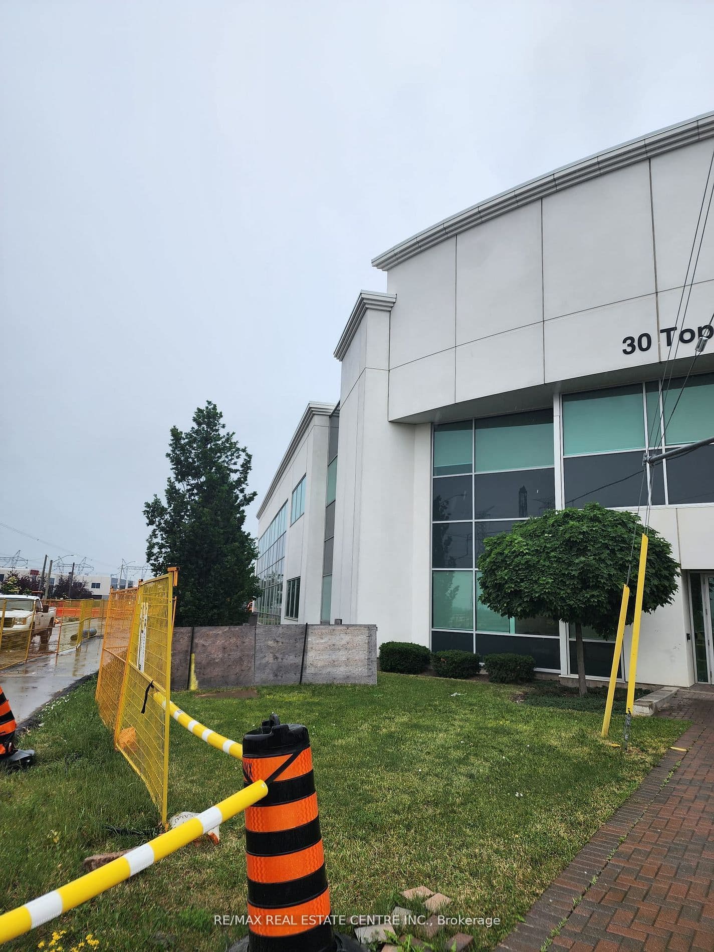 30 Topflight Drive 204, Mississauga, ON L5S 0A8
