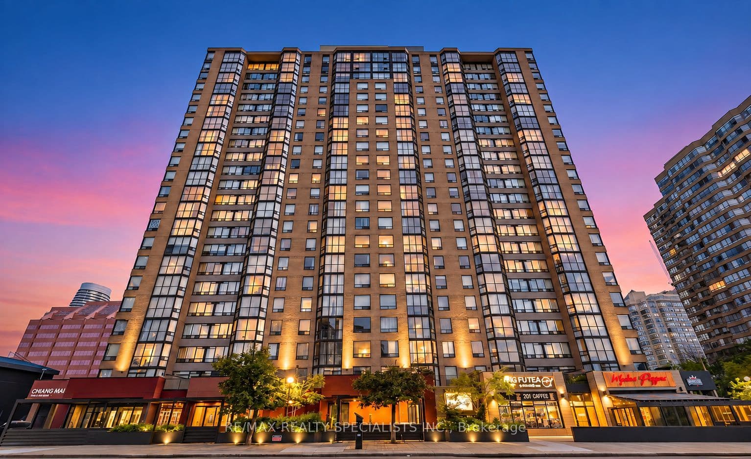 285 Enfield Place 2202, Mississauga, ON L5B 3Y6