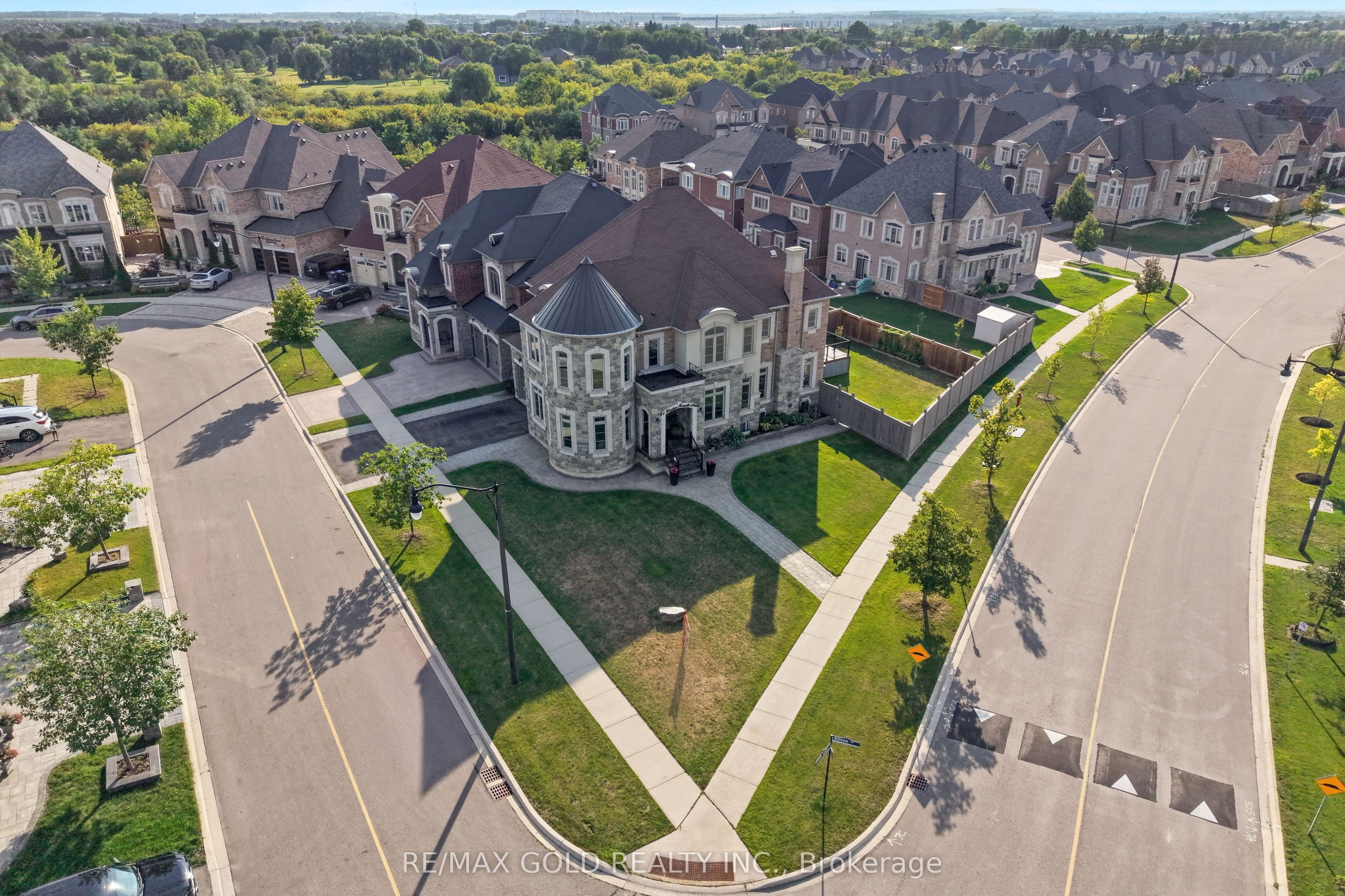 54 Gordon Randle Drive, Brampton, ON L6P 4H3