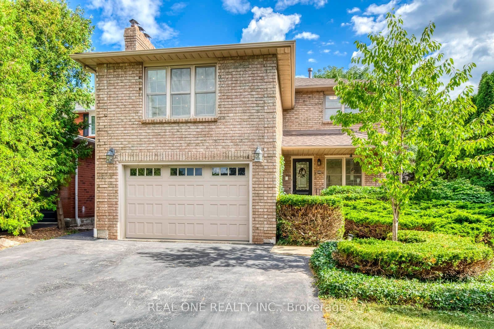 1384 Bramblewood Green, Oakville, ON L6M 2R5