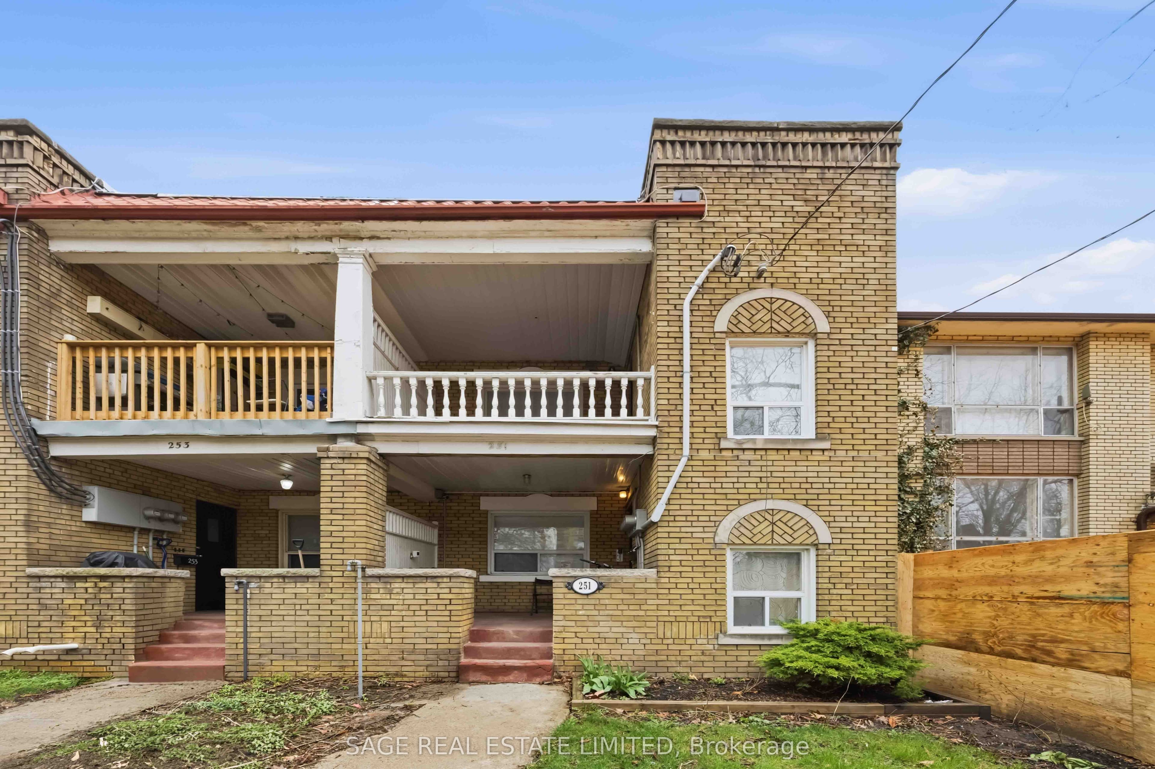 251 High Park Avenue Main, Toronto, ON M6P 2S5