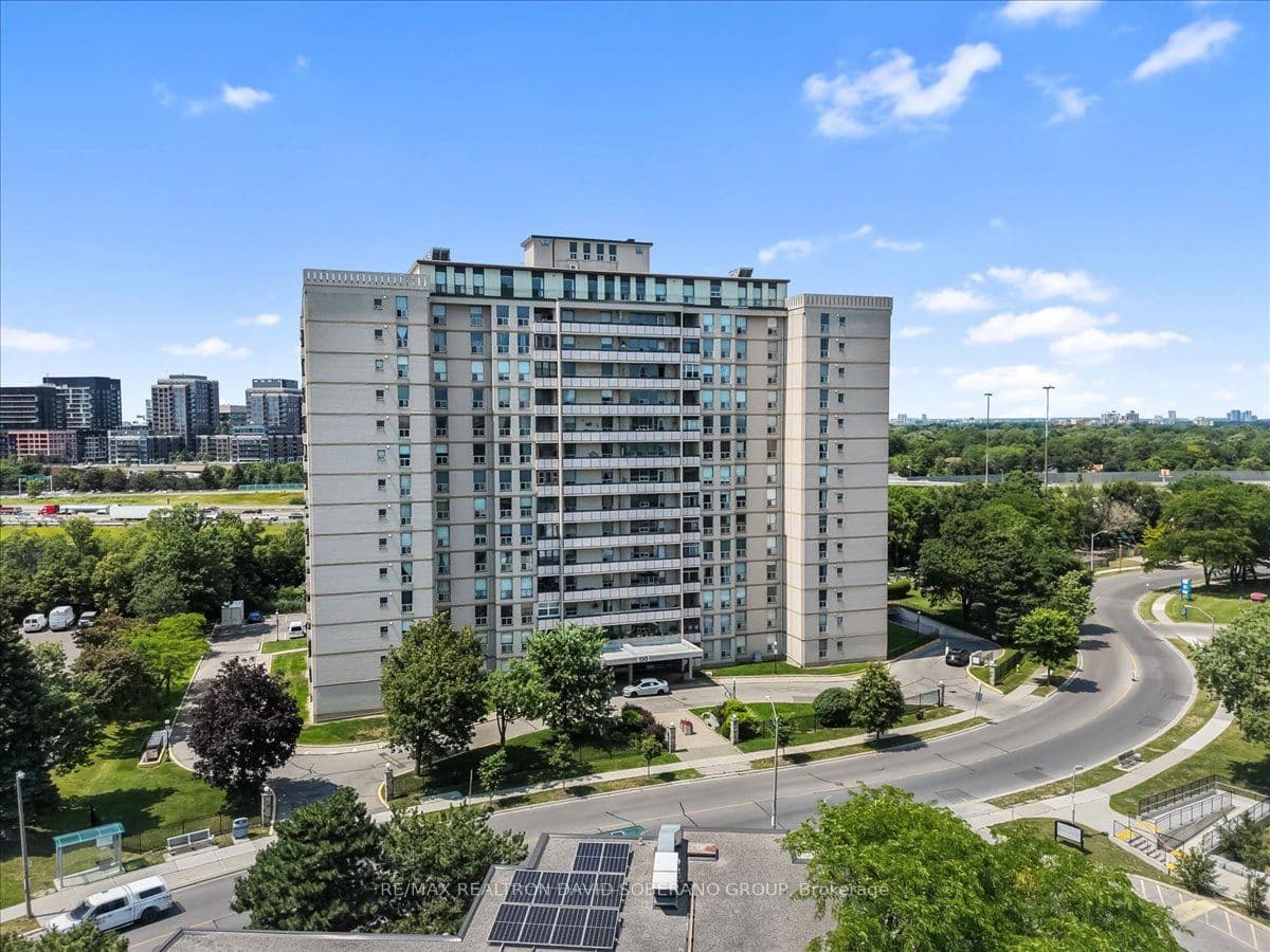 130 Neptune Drive 601, Toronto, ON M6A 1X5