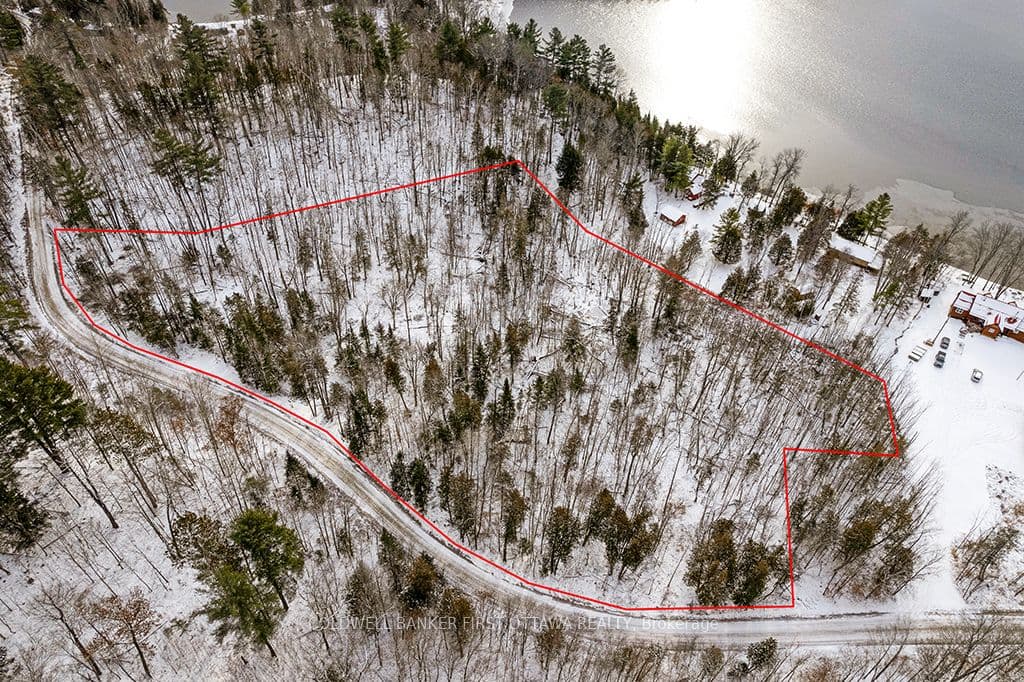 621 North Shore Rd Road, Lanark Highlands, ON K0G 1M0