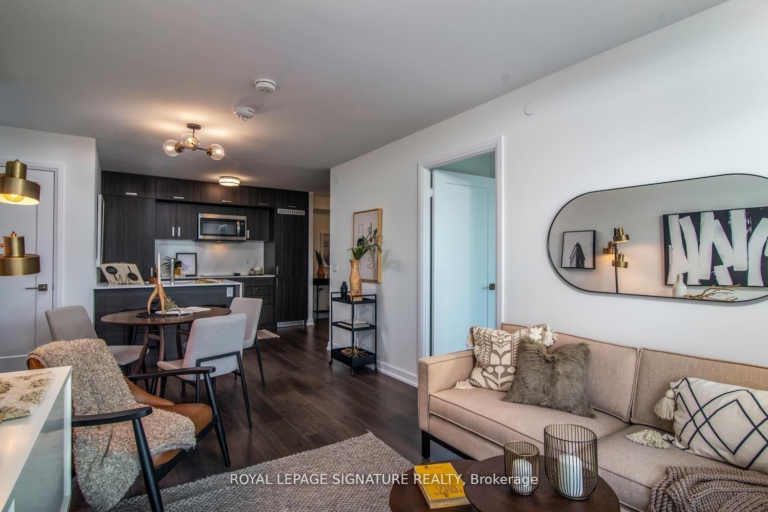 18 Erskine Avenue 2810, Toronto, ON M4P 0C9