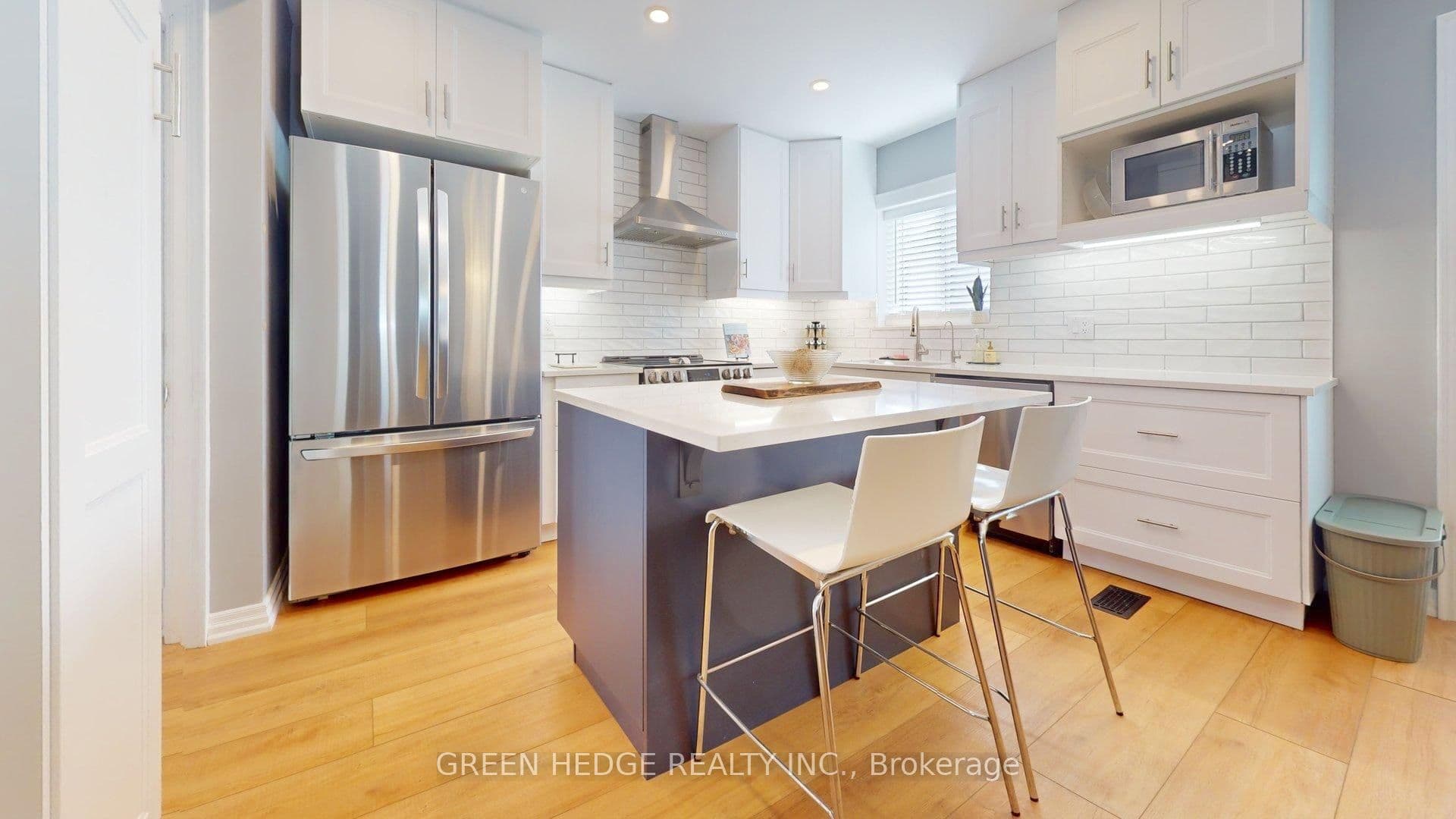 66 Cliff Street, Toronto, ON M6N 4M1