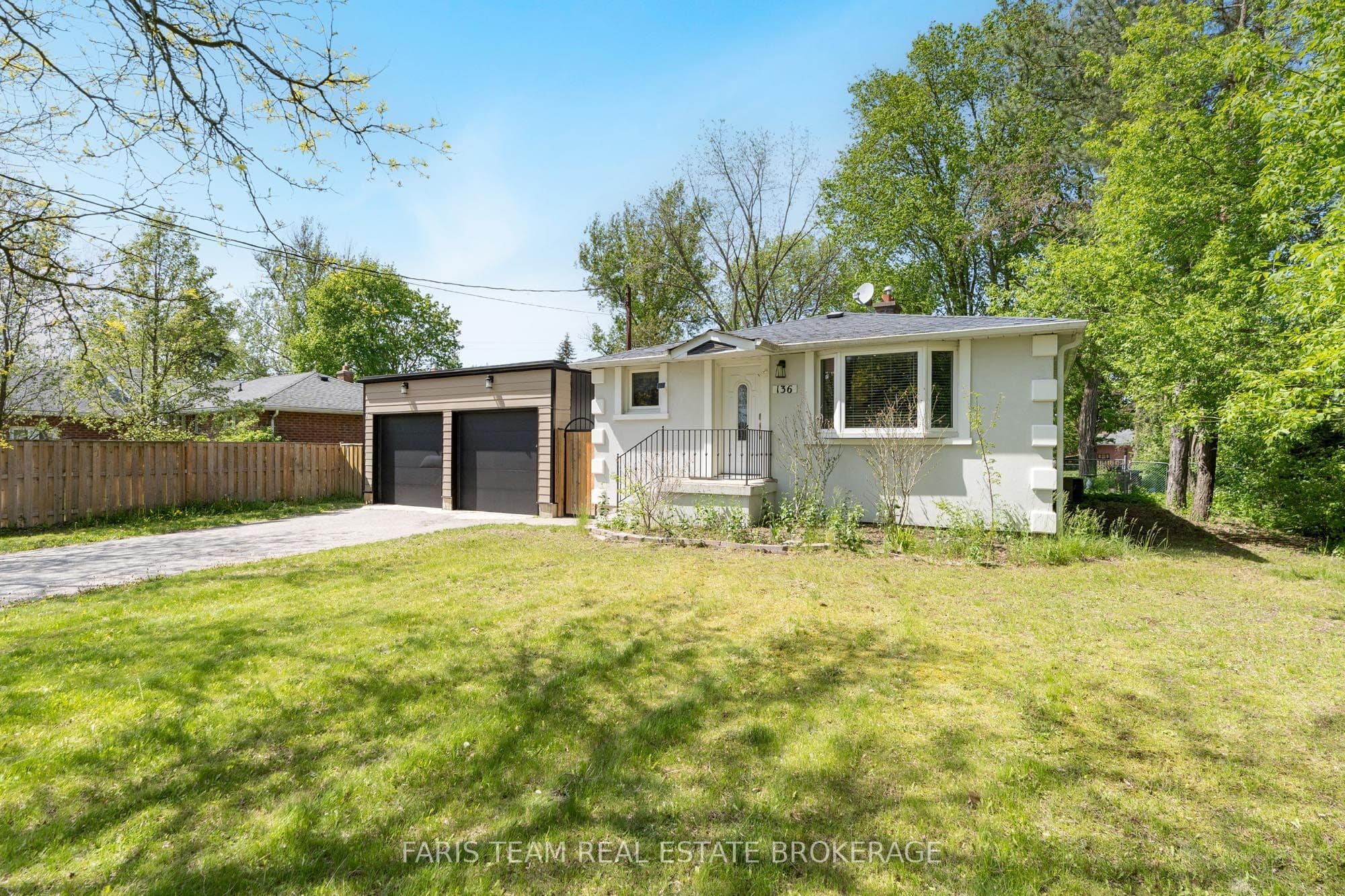 136 Oriole Drive, East Gwillimbury, ON L9N 1G9
