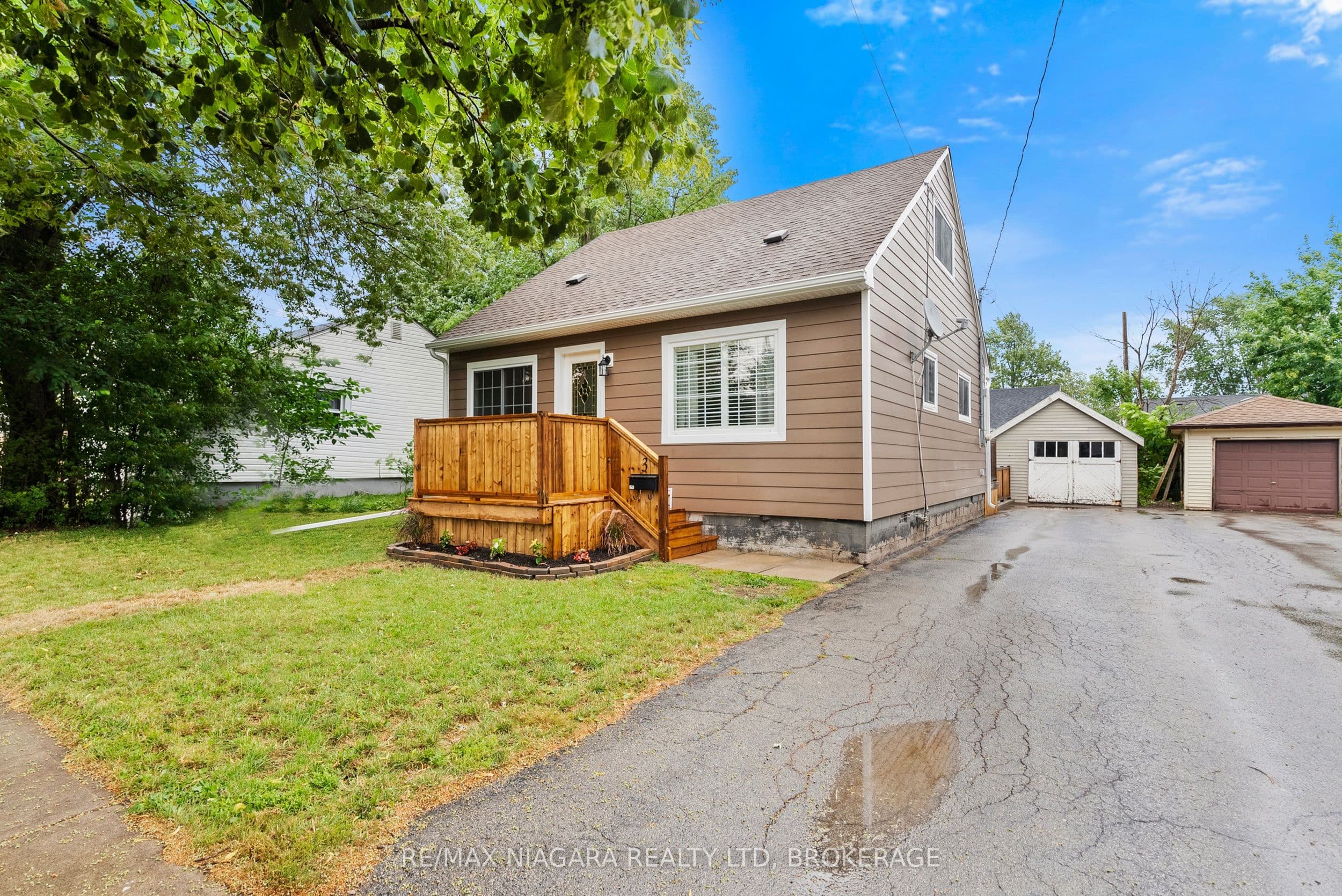 3 Osborne Street, Fort Erie, ON L2A 3X8