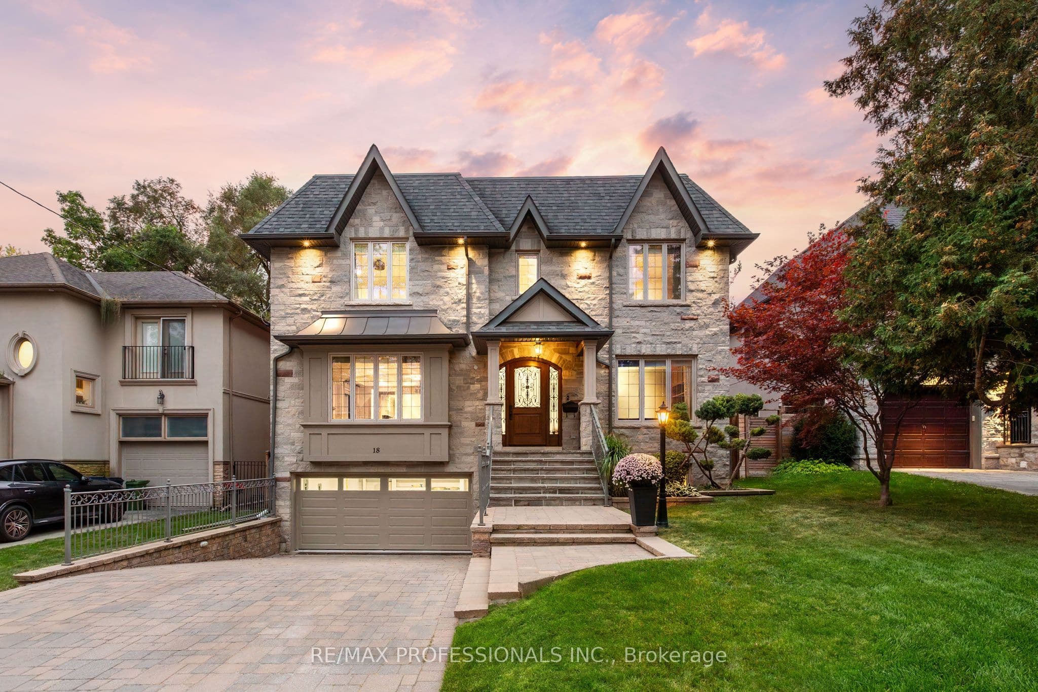 18 Hillcroft Drive, Toronto, ON M9B 4X5