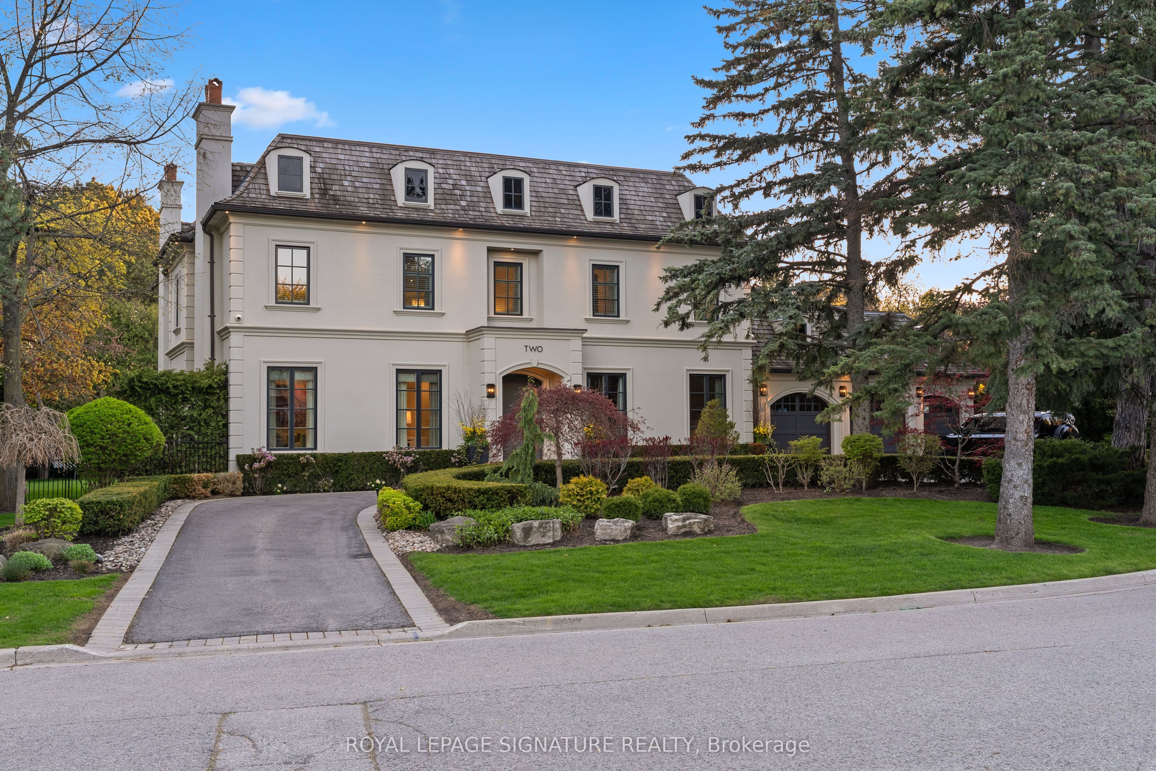 2 Spirea Court, Markham, ON L3T 2W1