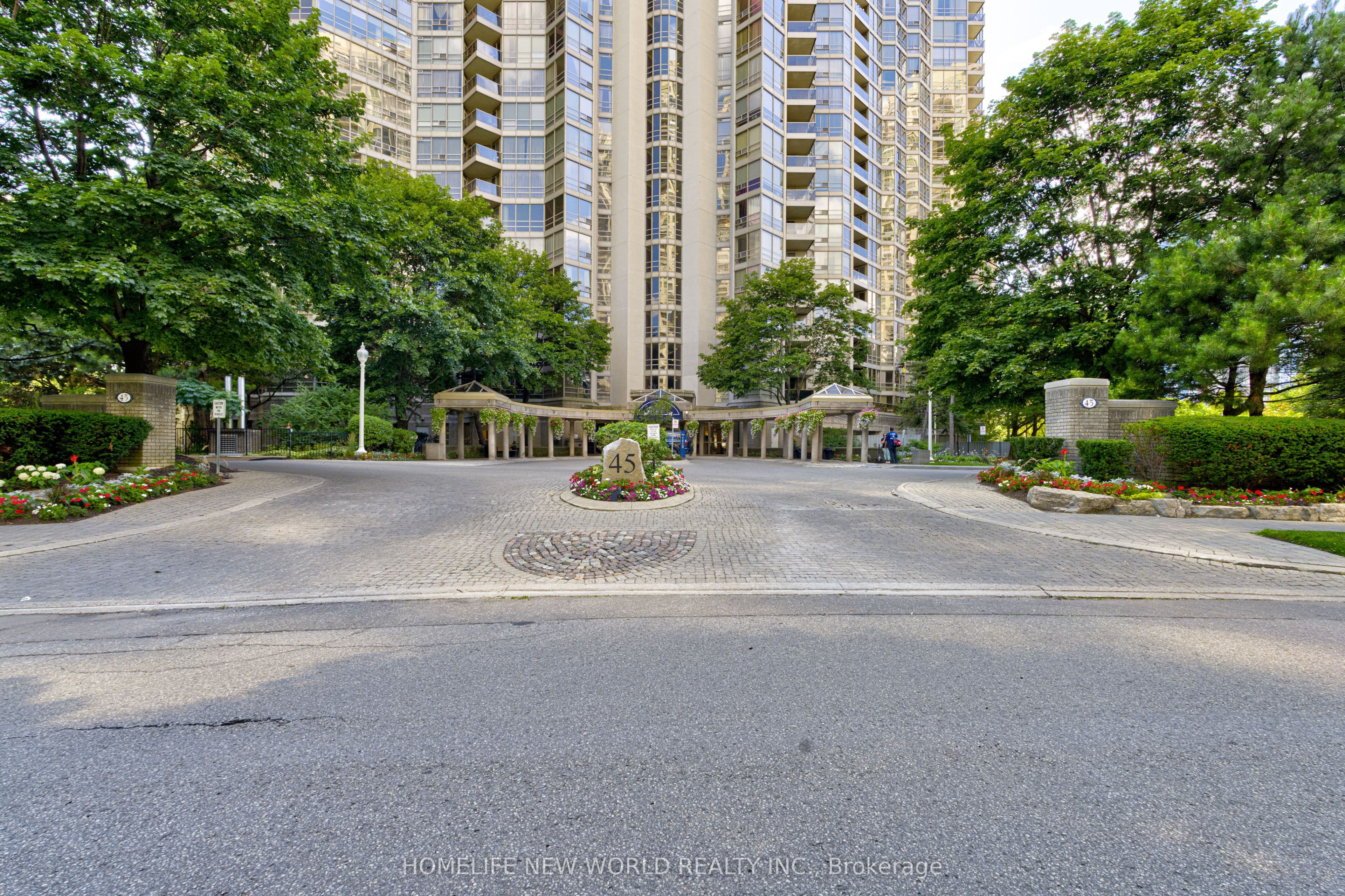 45 Kingsbridge Garden Circle 2704, Mississauga, ON L5R 3K4