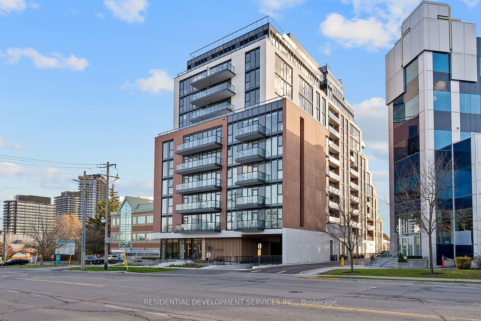 699 Sheppard Avenue E 1007, Toronto, ON M2K 0J5