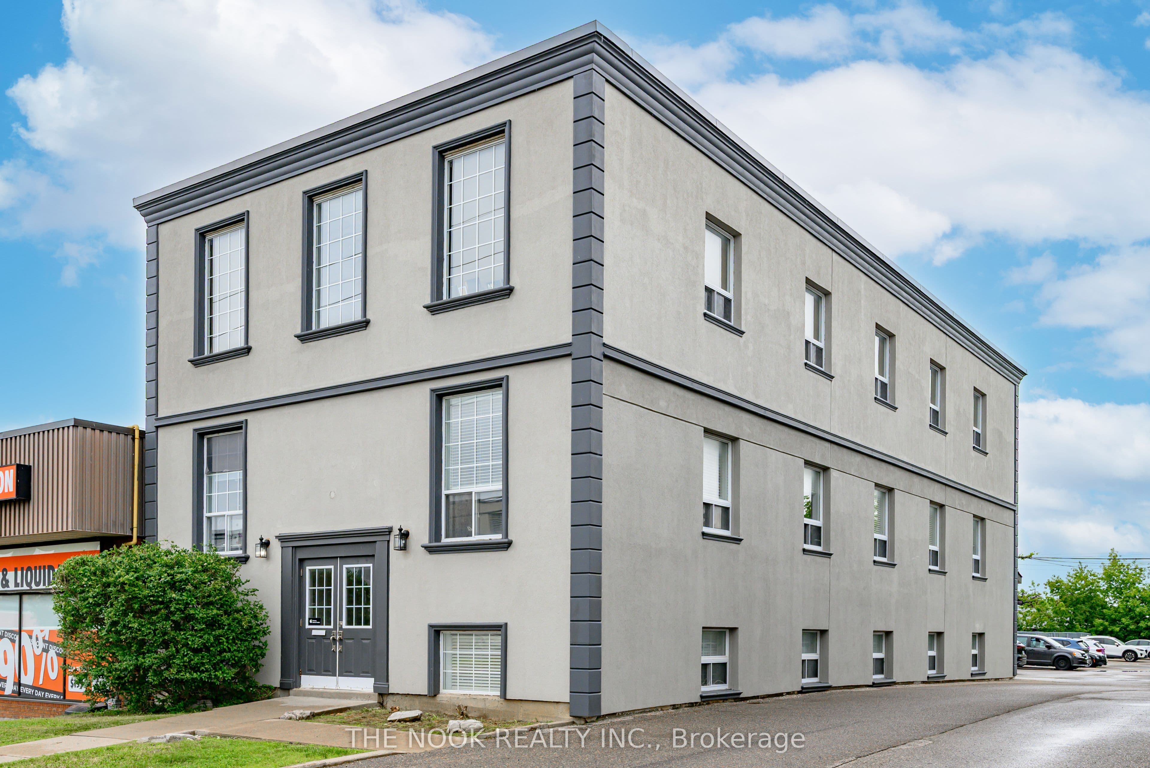 337 King Street W 2B, Oshawa, ON L1J 2J8