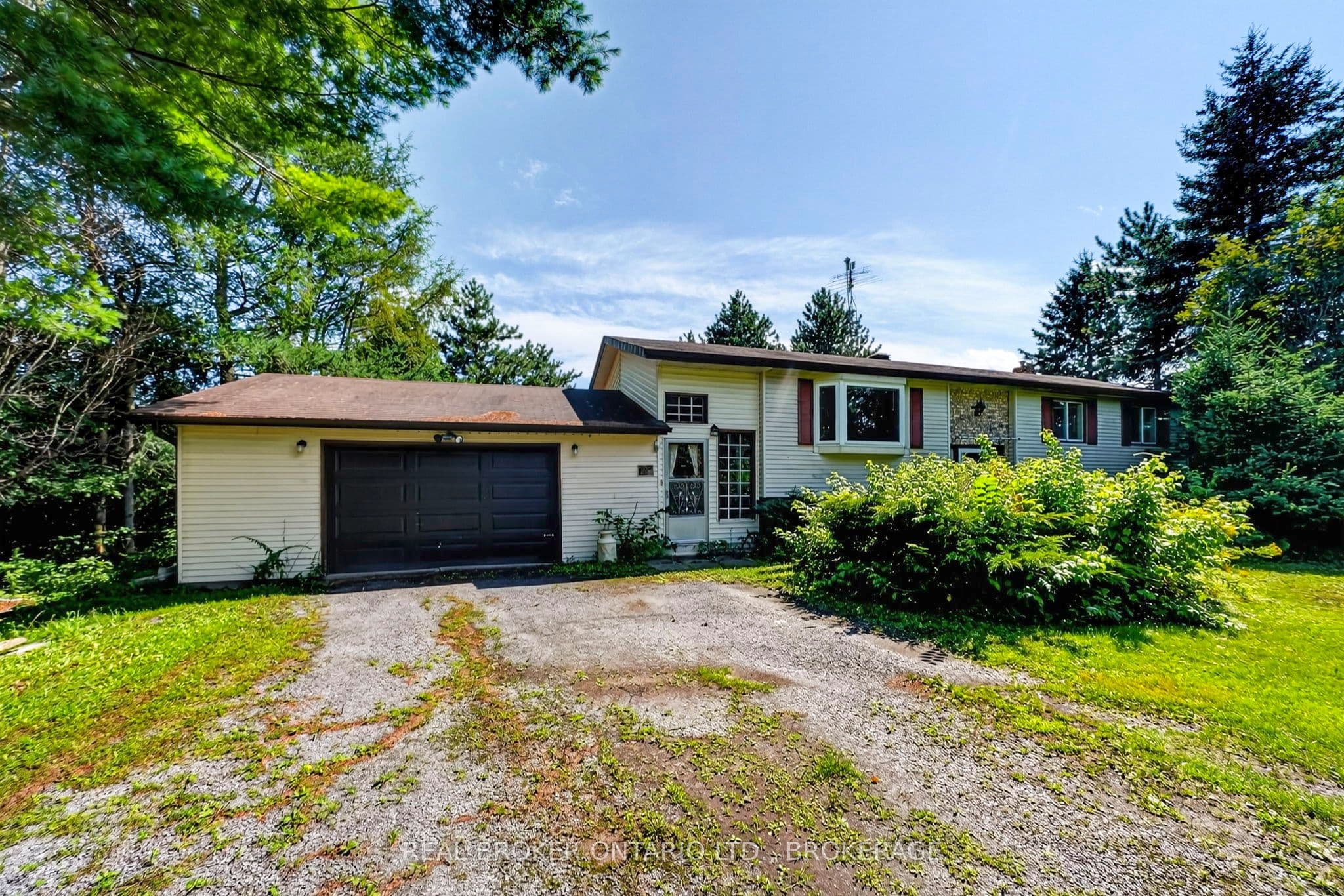 15380 North Lunenburg Road W, South Stormont, ON K0C 1R0