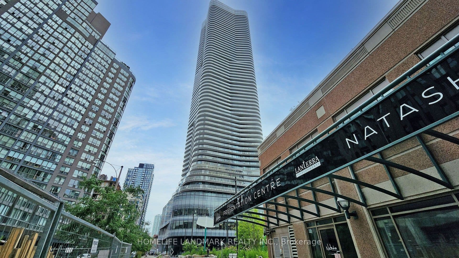 11 Wellesley Street W 2502, Toronto, ON M4Y 1E8