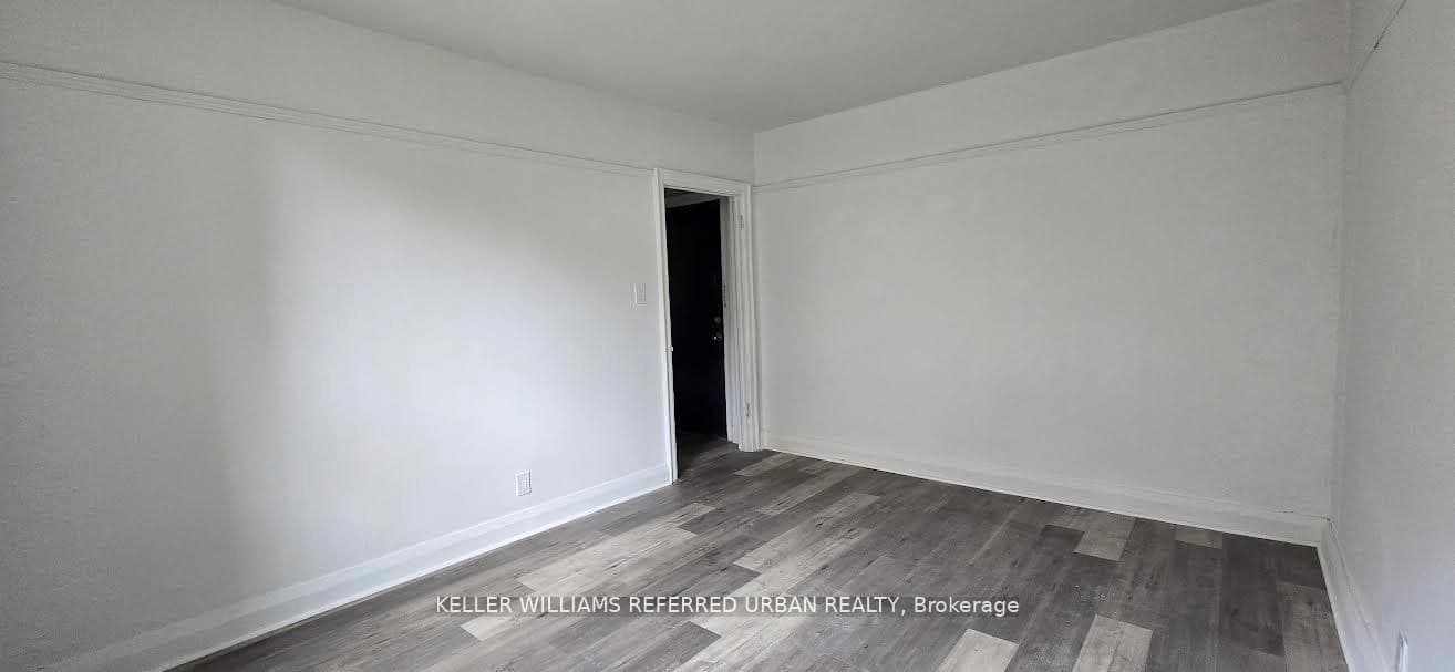 137 Eglinton Avenue W 20, Toronto, ON M4R 1A5