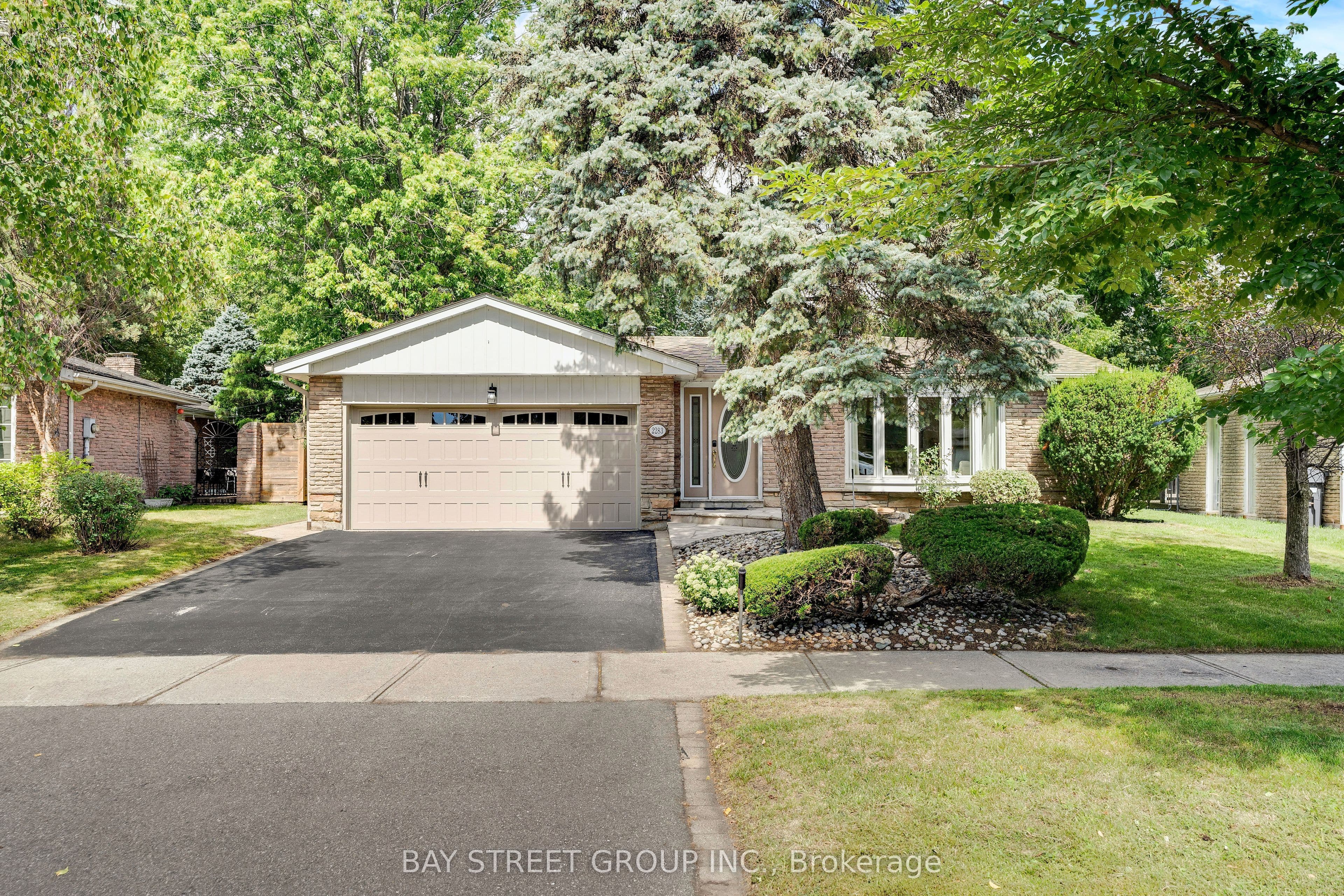 2283 Devon Road, Oakville, ON L6J 5R2