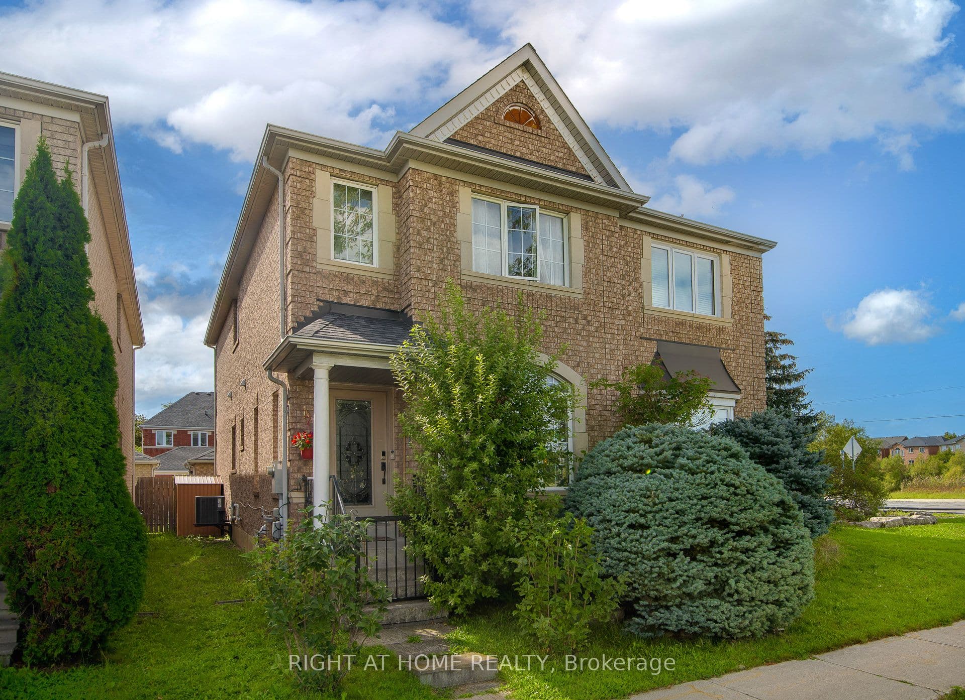 4 Forest Run Boulevard, Vaughan, ON L4K 5J8