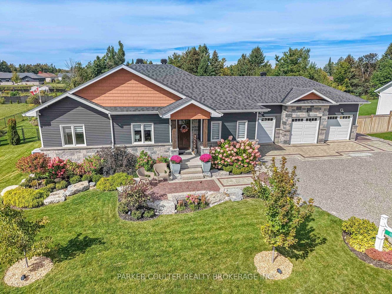 10 Henry Ball Court, Oro-Medonte, ON L3V 8N7